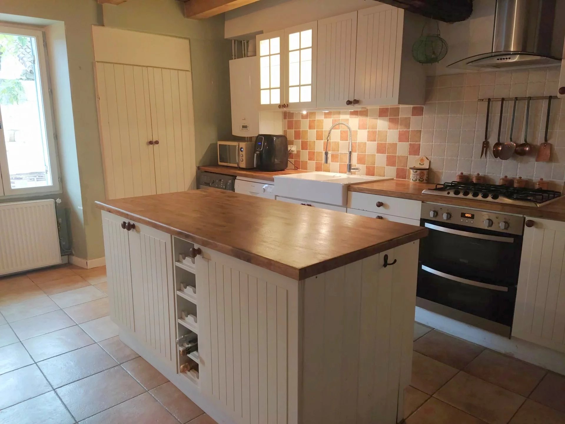 Character cottage, ensemble of buildings with potential, Aquitaine – France – BVI77610