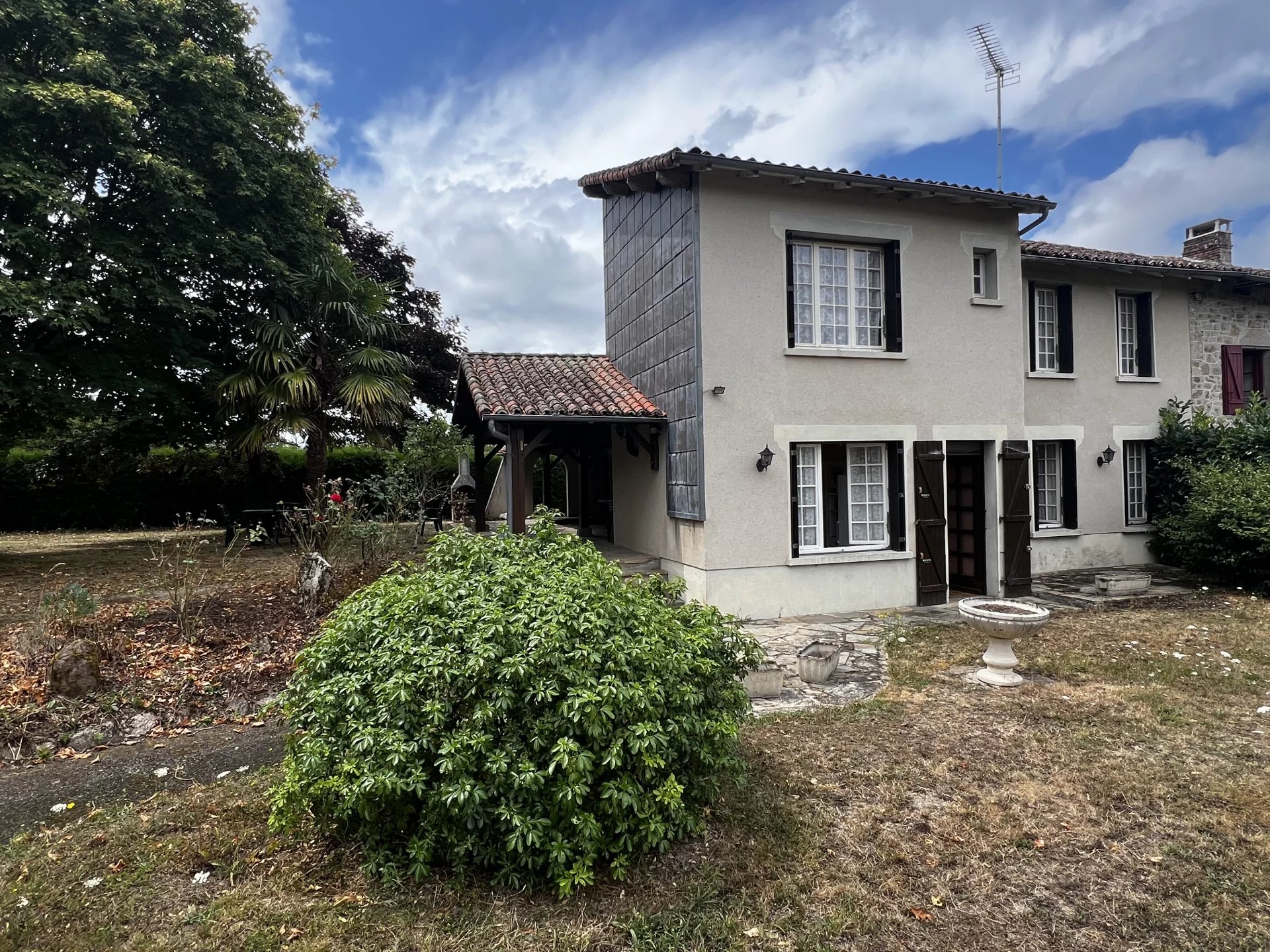 Pretty house, large garden and garage in peaceful location, Limousin – France – BVI82548