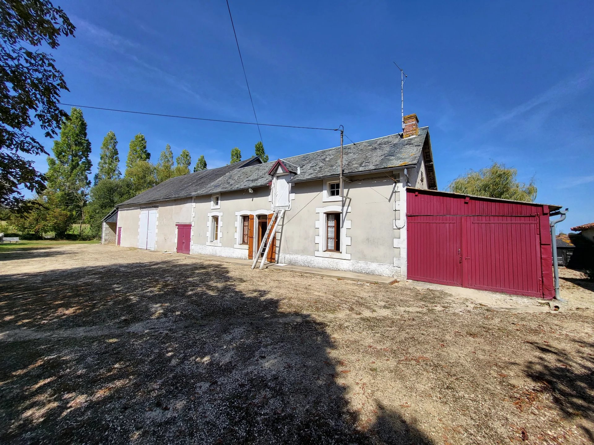 Charming fermette ready for an upgrade!, Poitou-Charentes – France – BVI82461