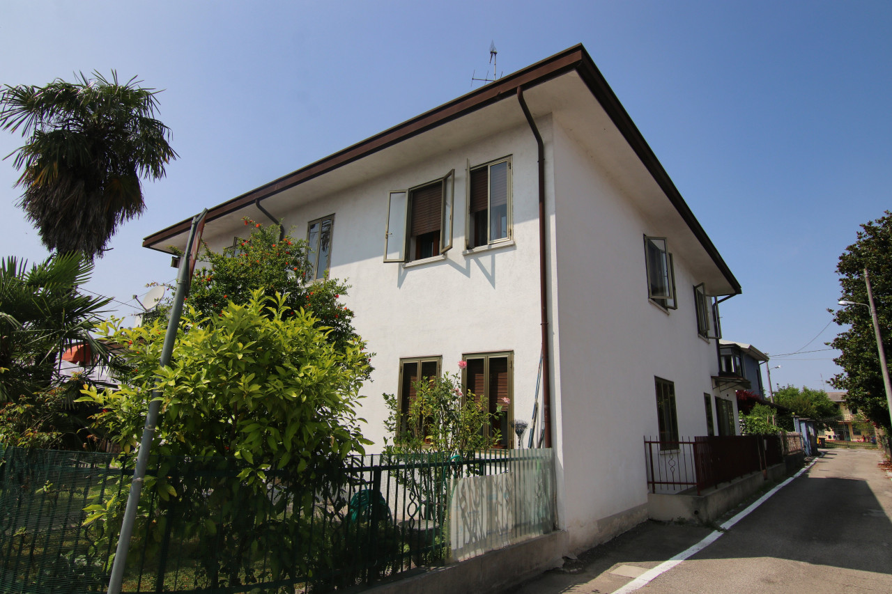 Padua, to live in or invest? The apartment for everyone – V003231