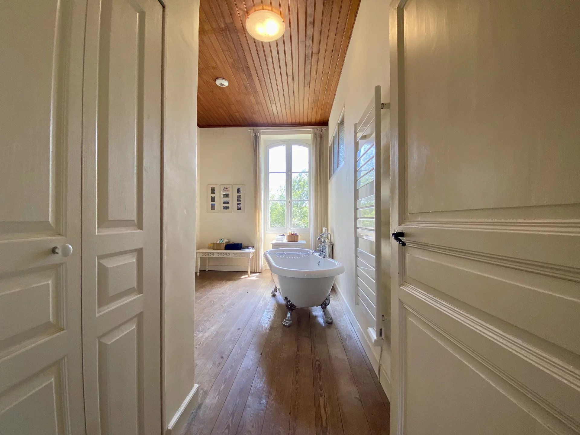 Elegant manor house with guest cottage and outbuildings in peaceful setting, Aquitaine – France – BVI79579