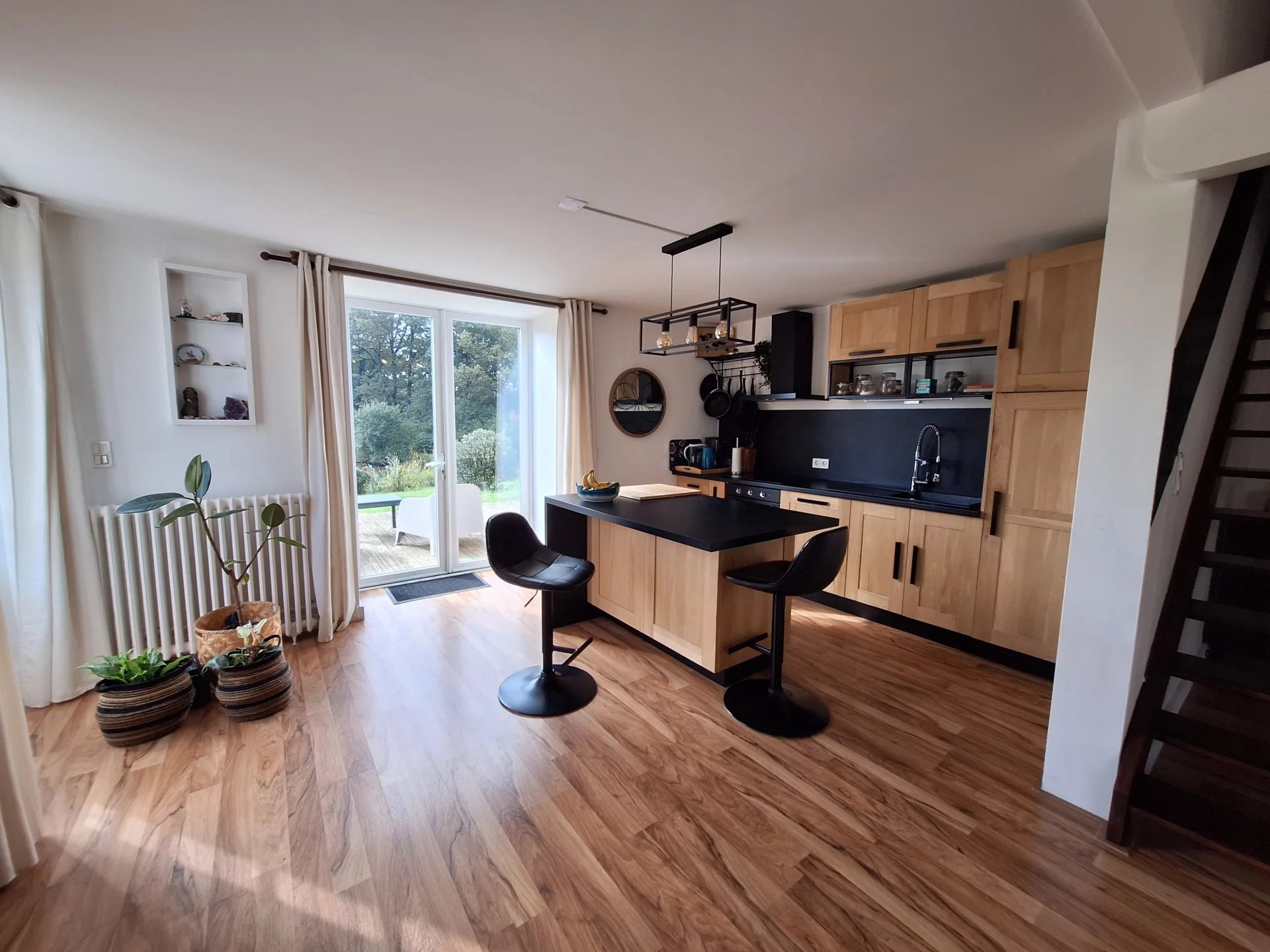 Beautiful rural home with small lake, Poitou-Charentes – France – BVI82714