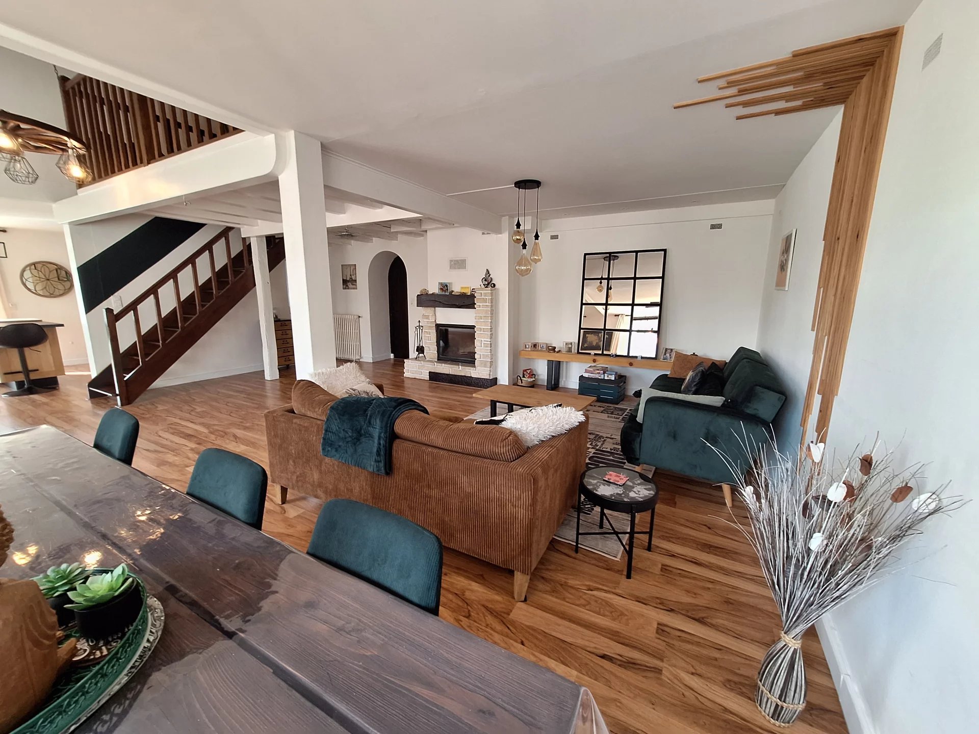 Beautiful rural home with small lake, Poitou-Charentes – France – BVI82714