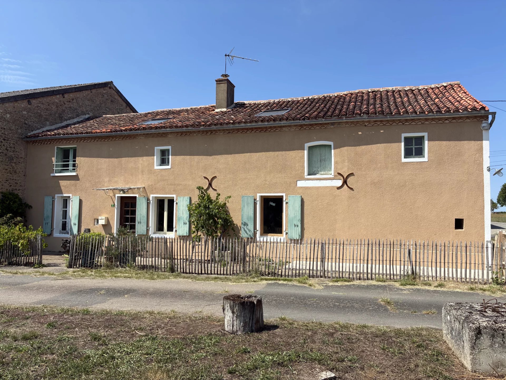 Large traditional farmhouse with outbuildings, Poitou-Charentes – France – BVI83050