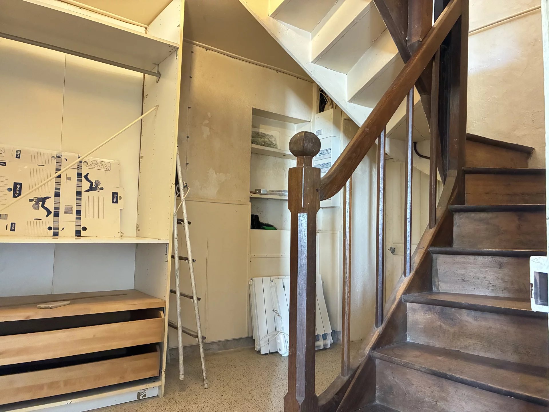 Large traditional farmhouse with outbuildings, Poitou-Charentes – France – BVI83050