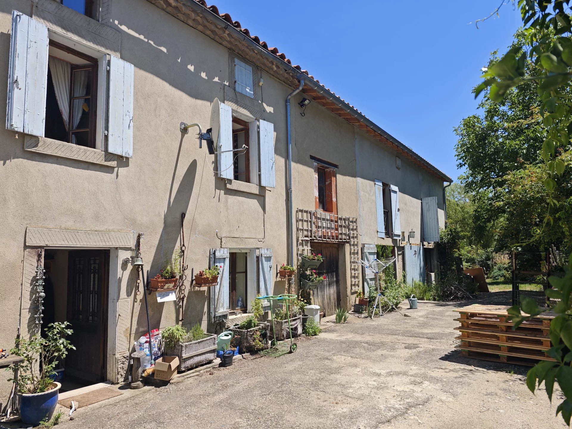 Small holding project with guest house, pool and beautiful setting, Languedoc-Roussillon – France – BVI79973