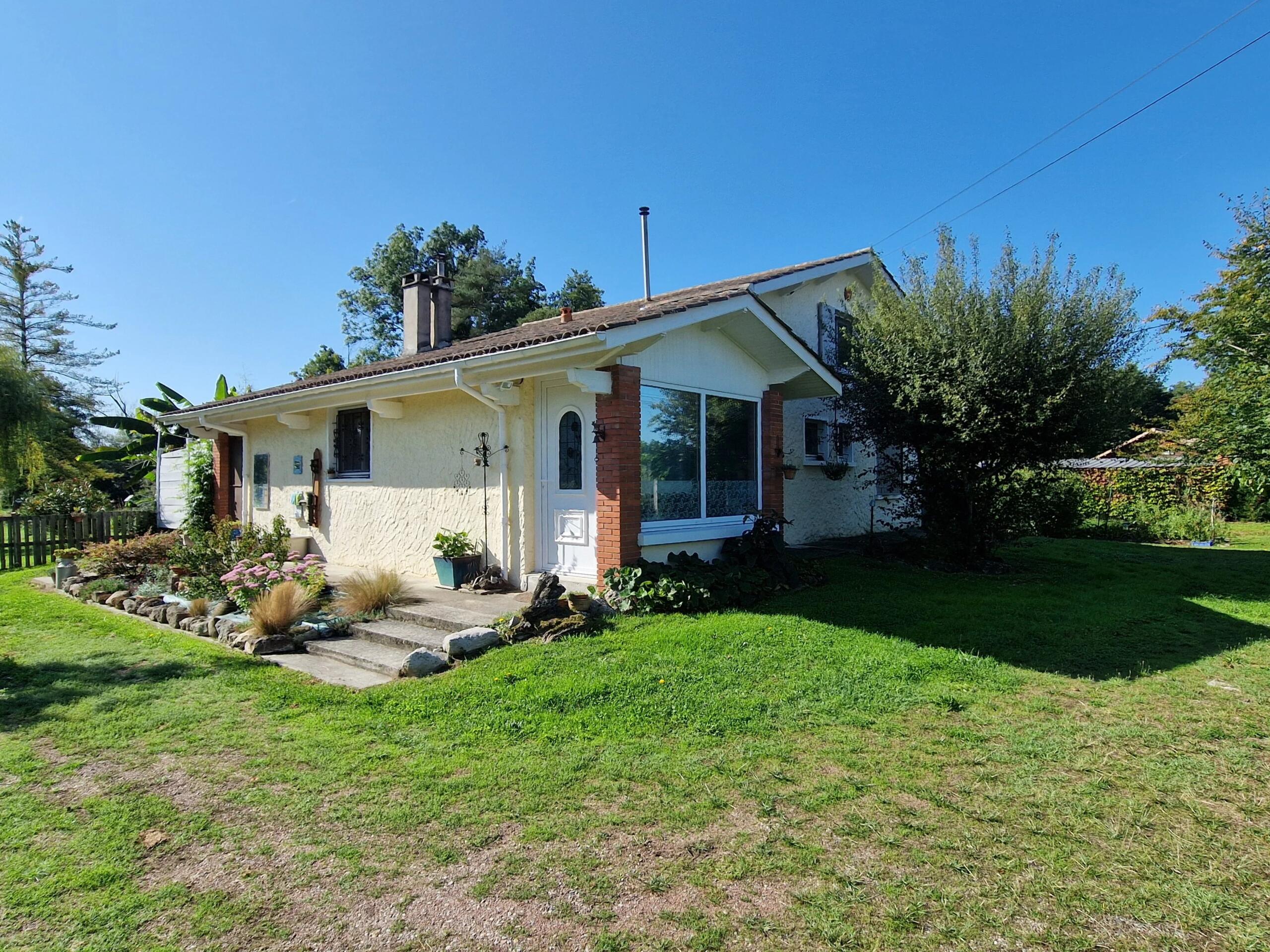 Riverside property, Aquitaine – France – BVI82723