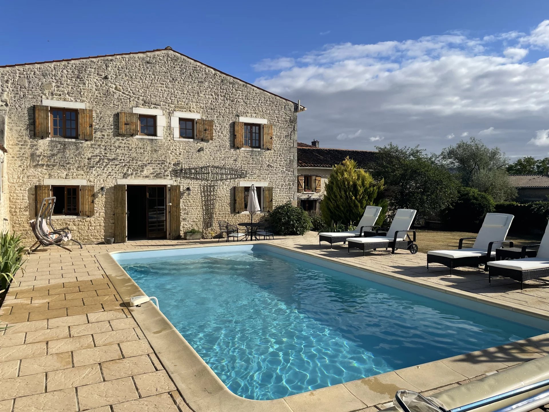 Elegant period property, Poitou-Charentes – France – BVI81994