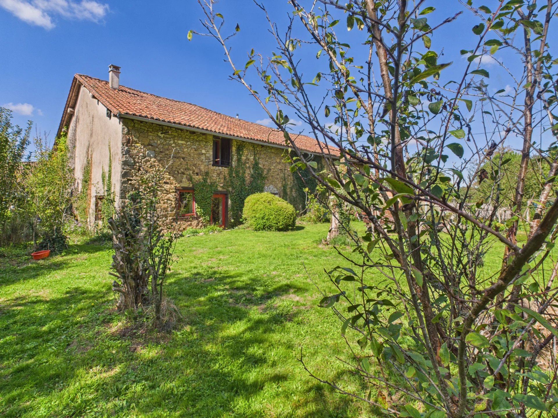 Eco-friendly house with guest house and outbuildings, Limousin – France – BVI82871