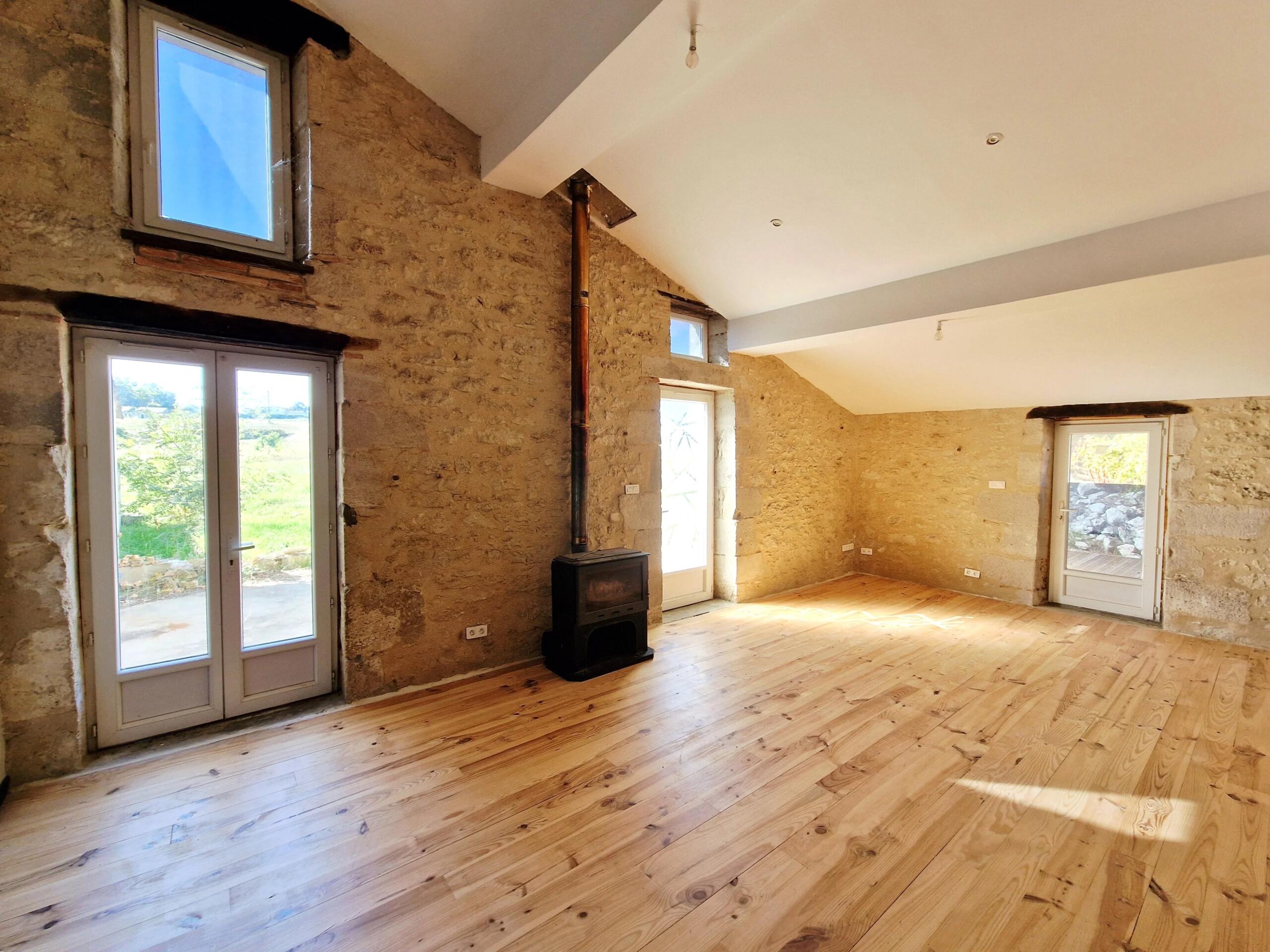 Spacious Property with Potential, Aquitaine – France – BVI82110