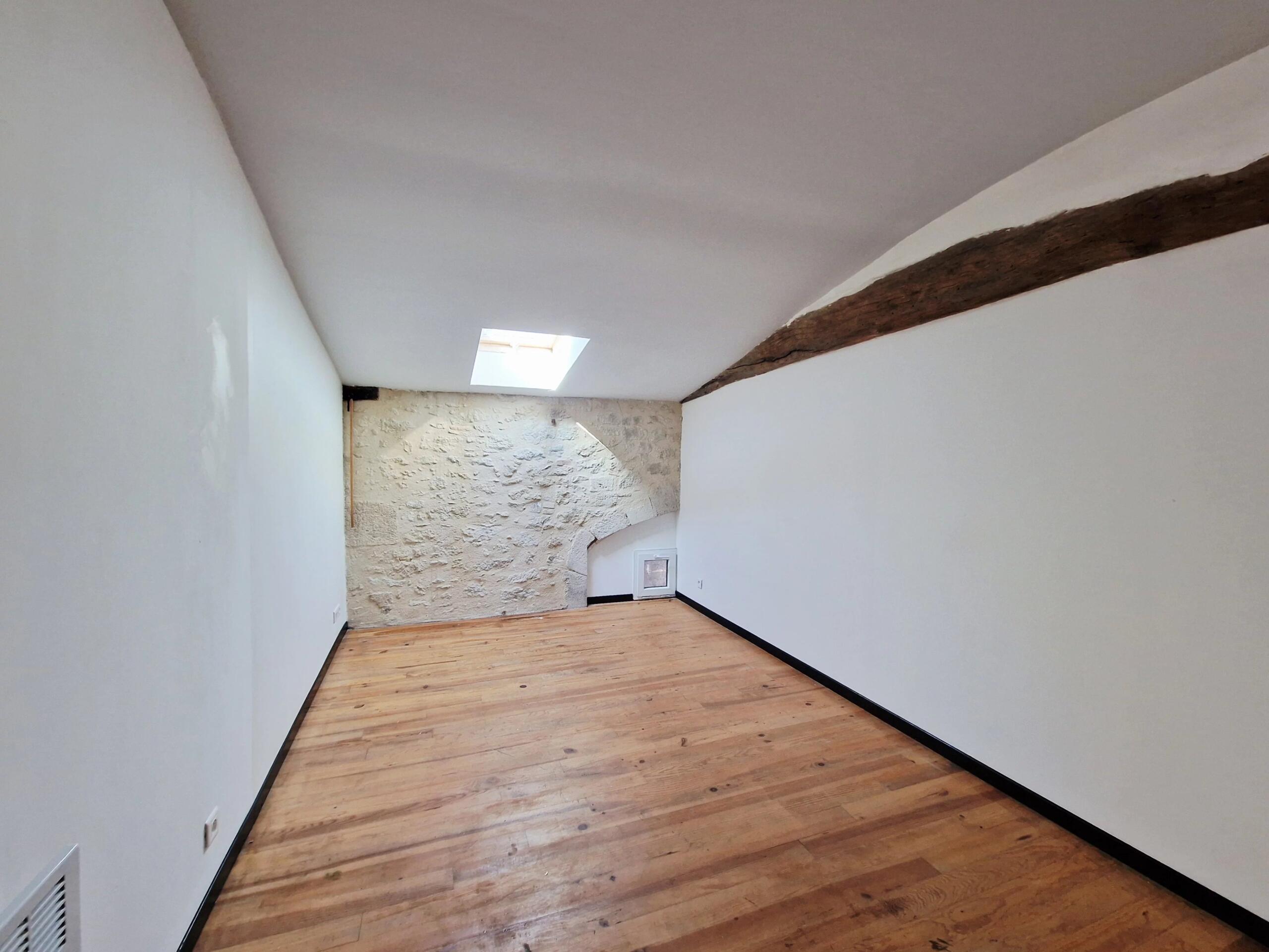 Spacious Property with Potential, Aquitaine – France – BVI82110