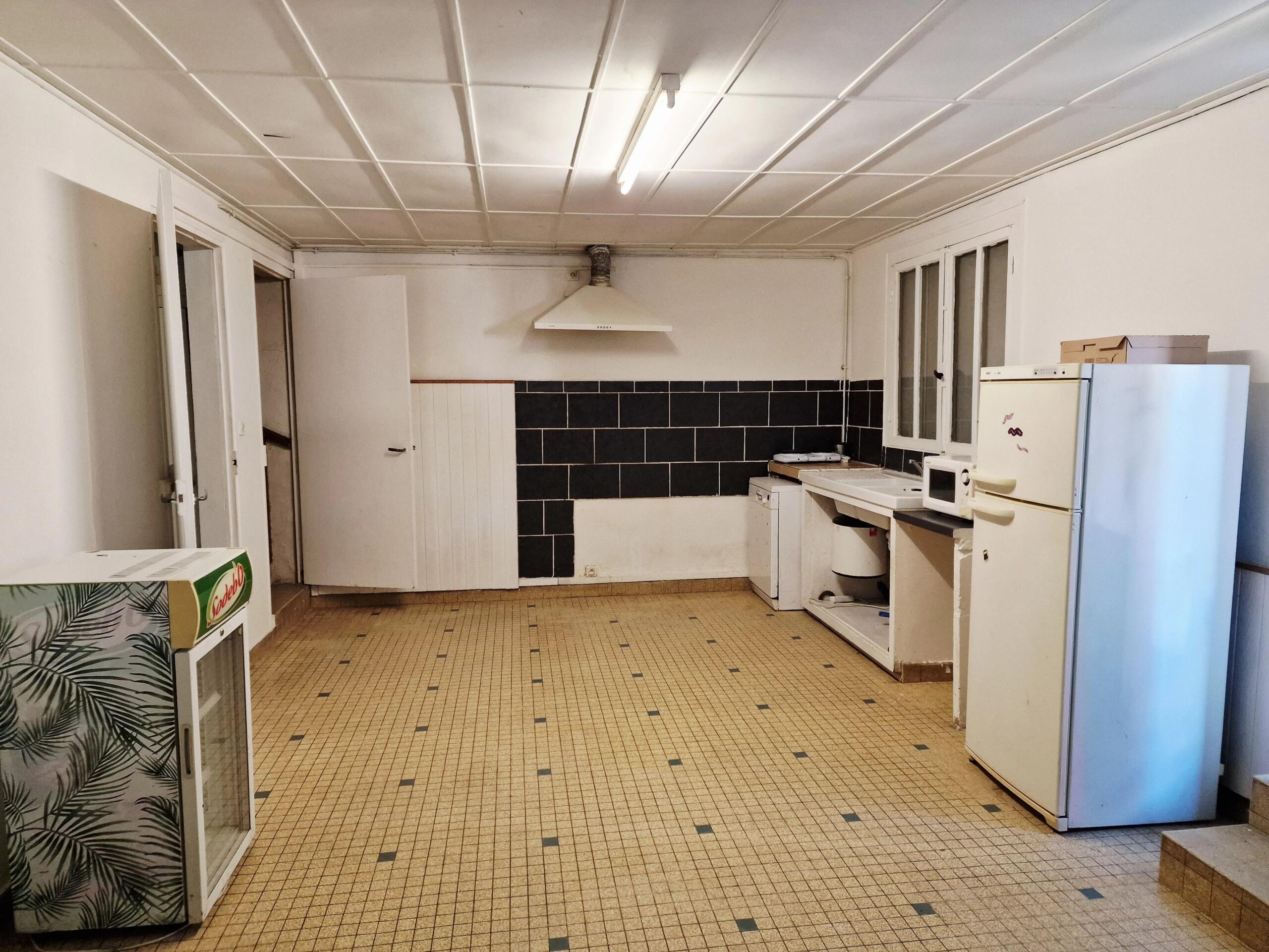 Spacious Property with Potential, Aquitaine – France – BVI82110