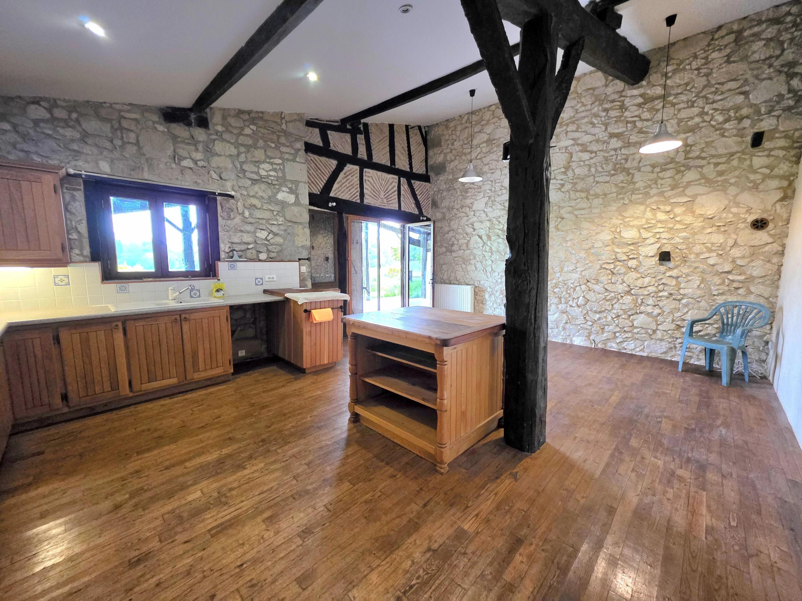 4 bed equestrian property with pool and countryside views, Aquitaine – France – BVI80543