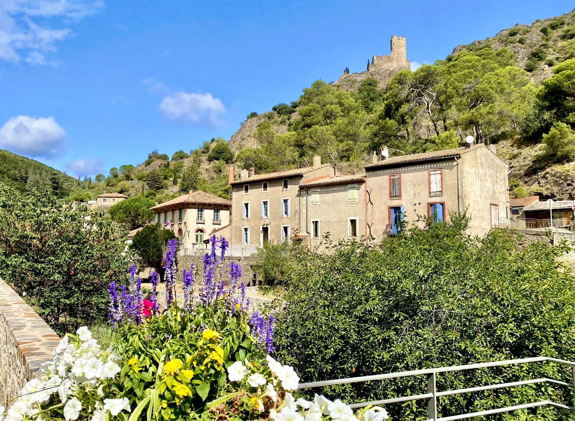 Lastours village – charming stone Manor House, Languedoc-Roussillon – France – BVI81966