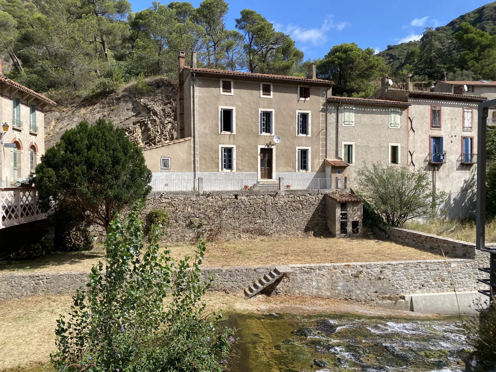 Lastours village – charming stone Manor House, Languedoc-Roussillon – France – BVI81966