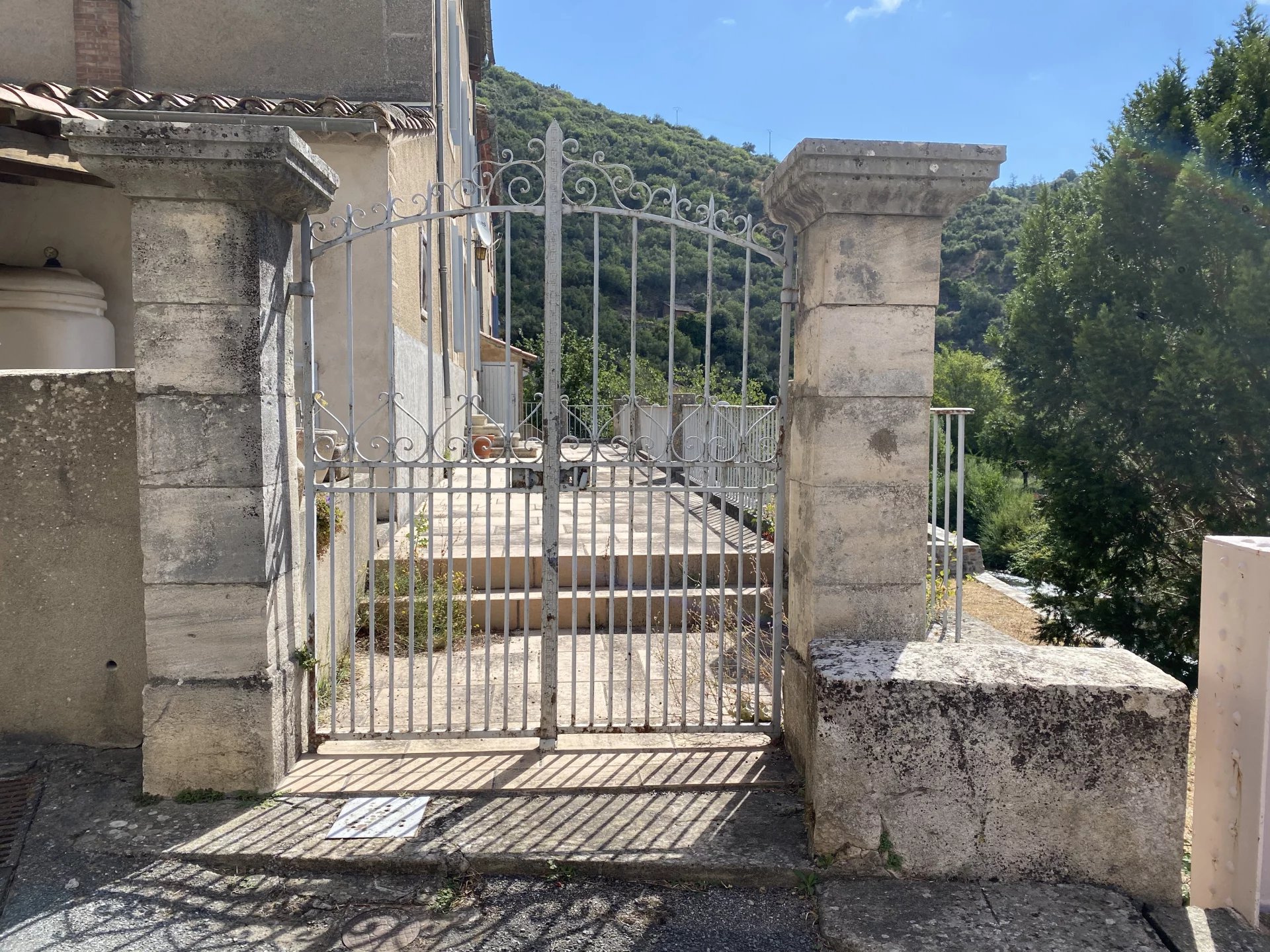 Lastours village – charming stone Manor House, Languedoc-Roussillon – France – BVI81966