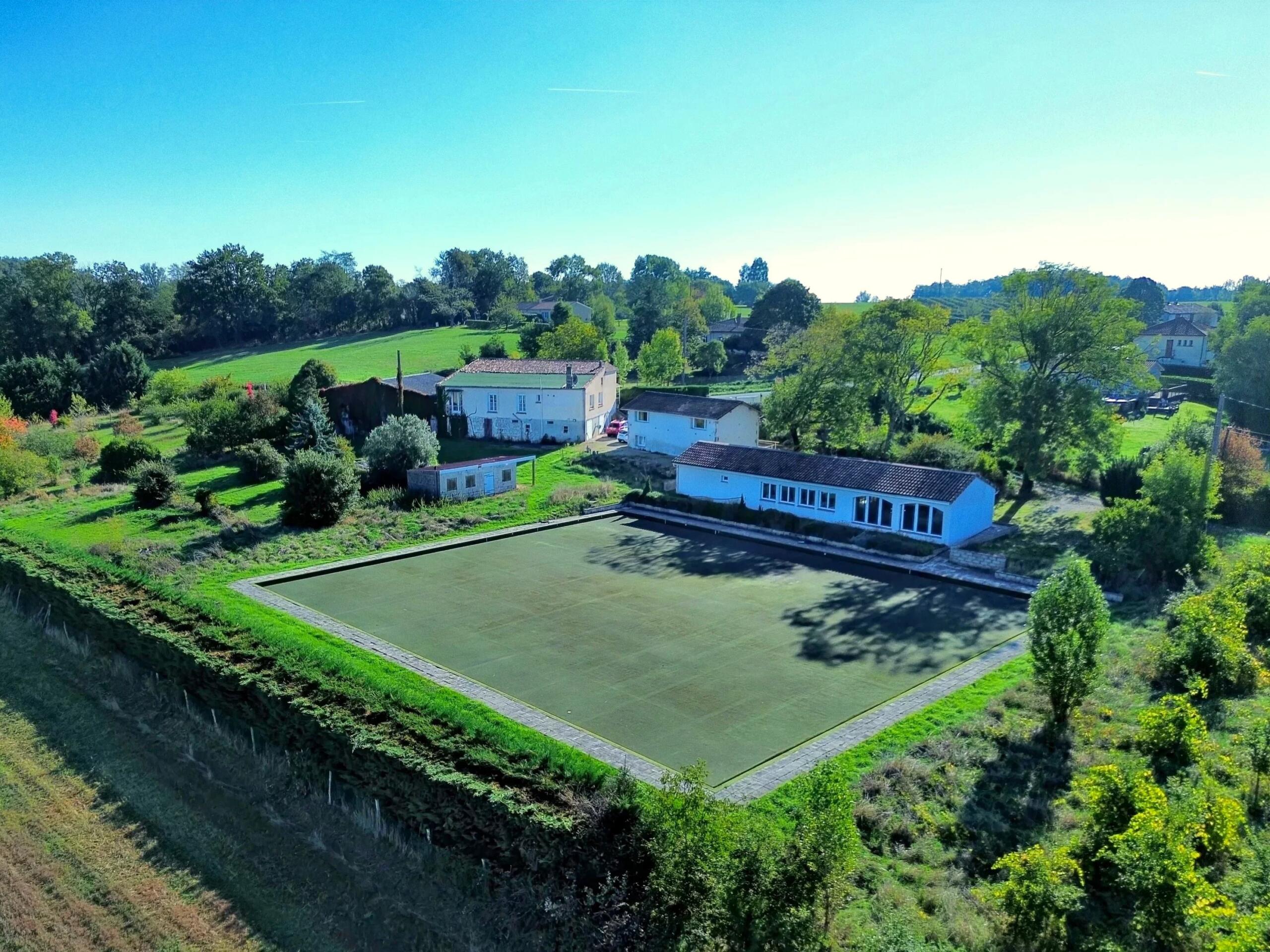 Stone House with Bowling Green, Club House and 2 Gîtes – Near Eymet, Aquitaine – France – BVI81473