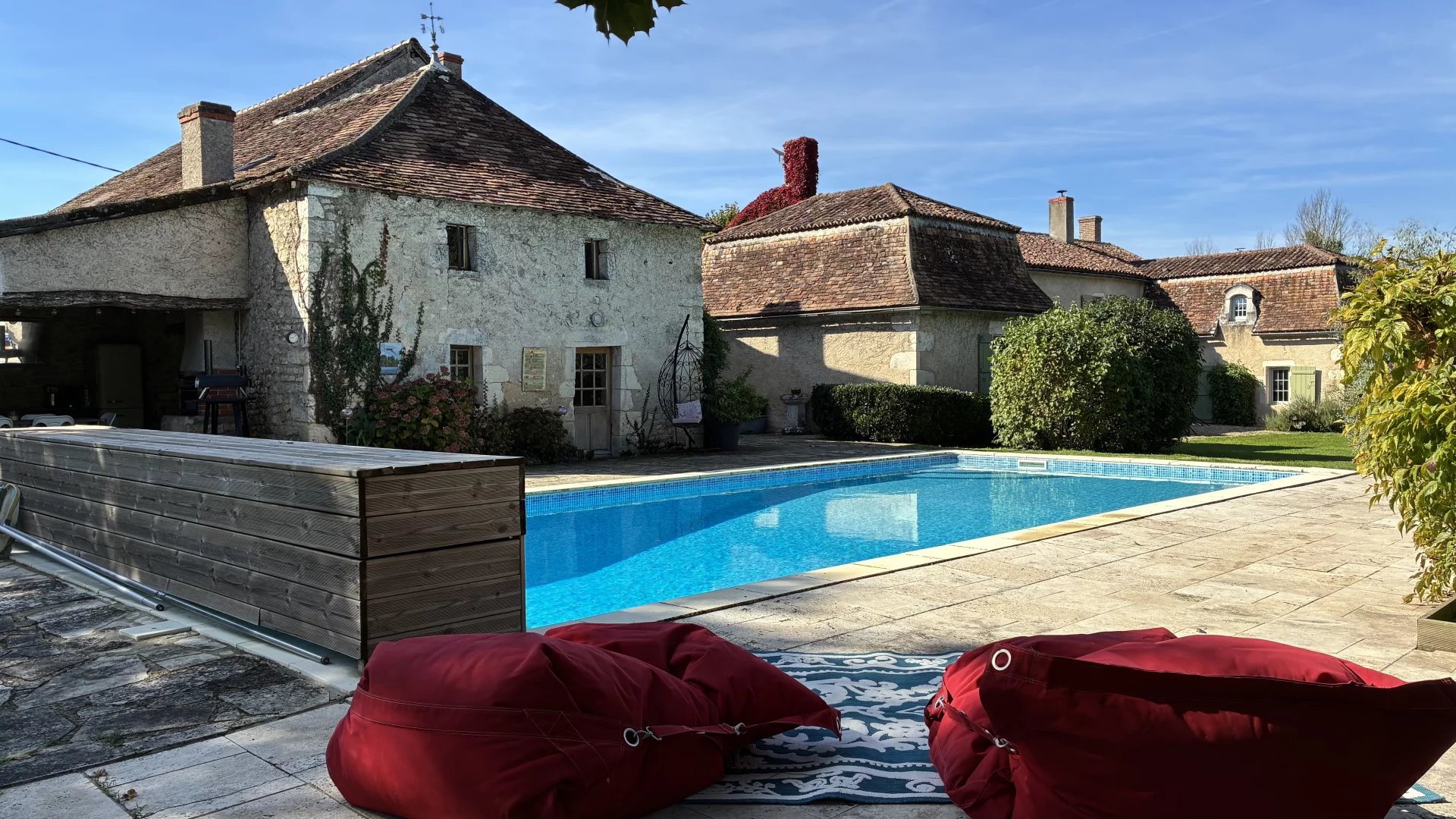 Beautiful country manor house and guest house, Poitou-Charentes – France – BVI82644