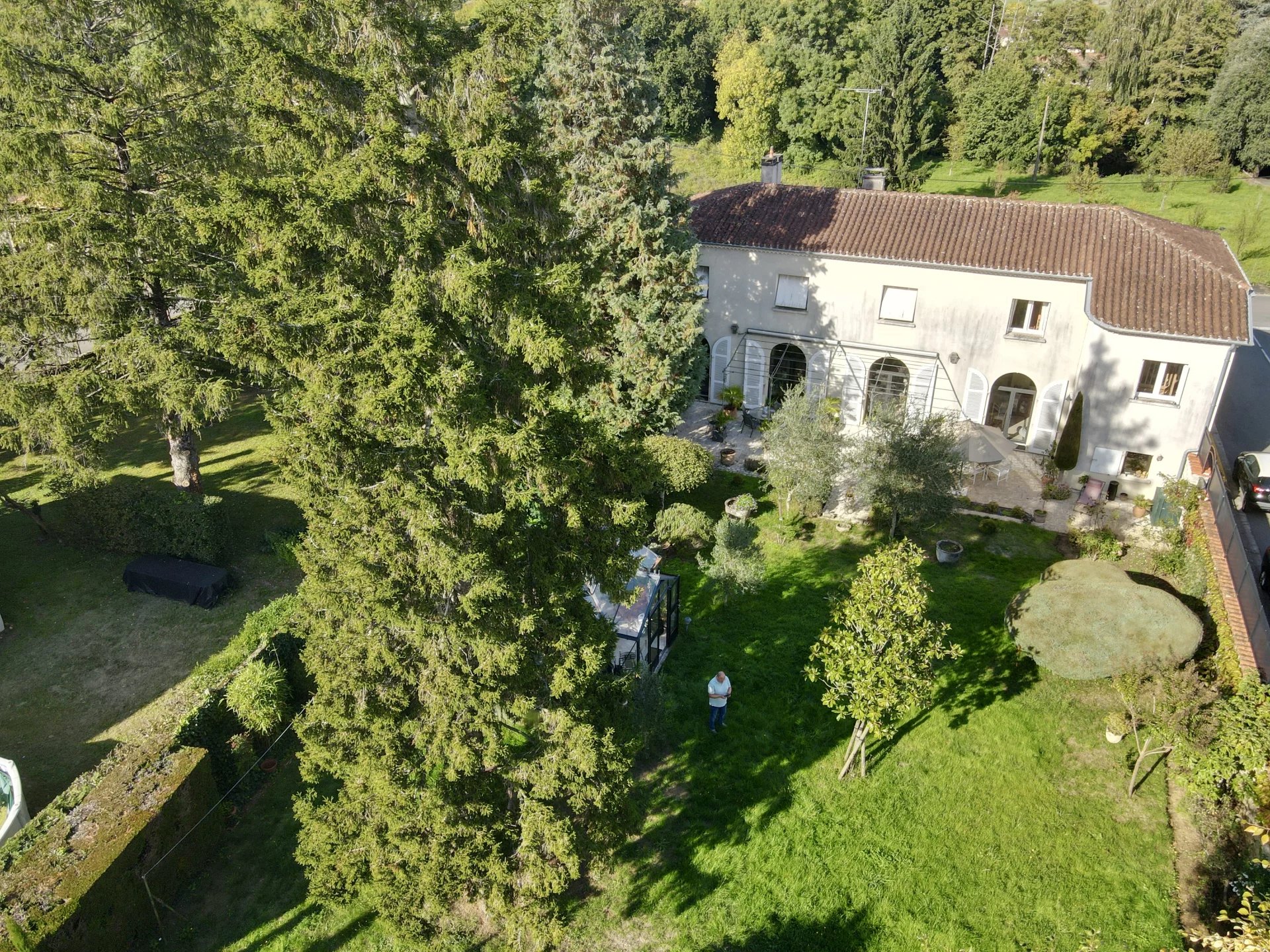 Spacious Charentaise Home – 8 Beds, Endless Potential, Poitou-Charentes – France – BVI82648