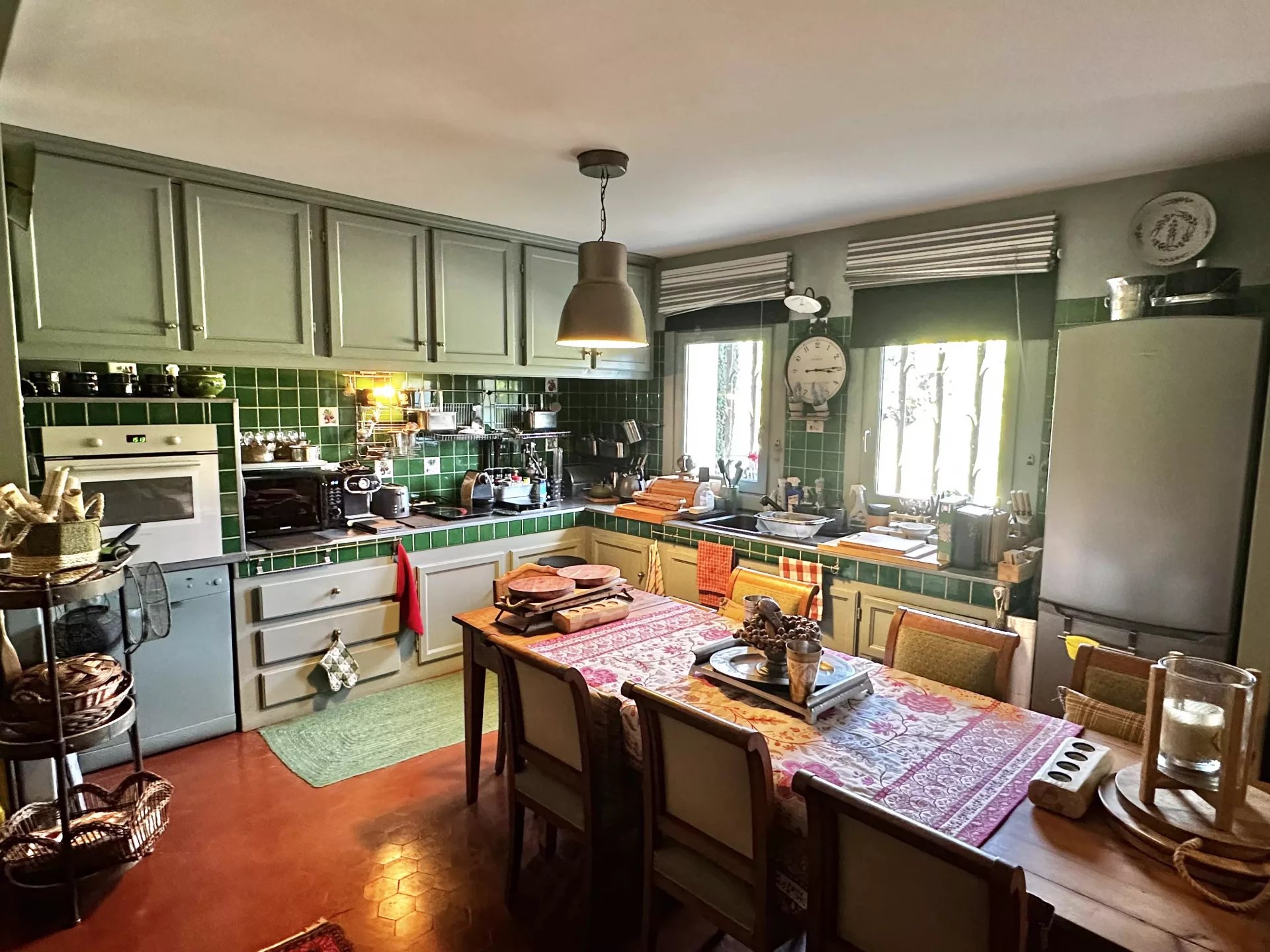 Spacious Charentaise Home – 8 Beds, Endless Potential, Poitou-Charentes – France – BVI82648