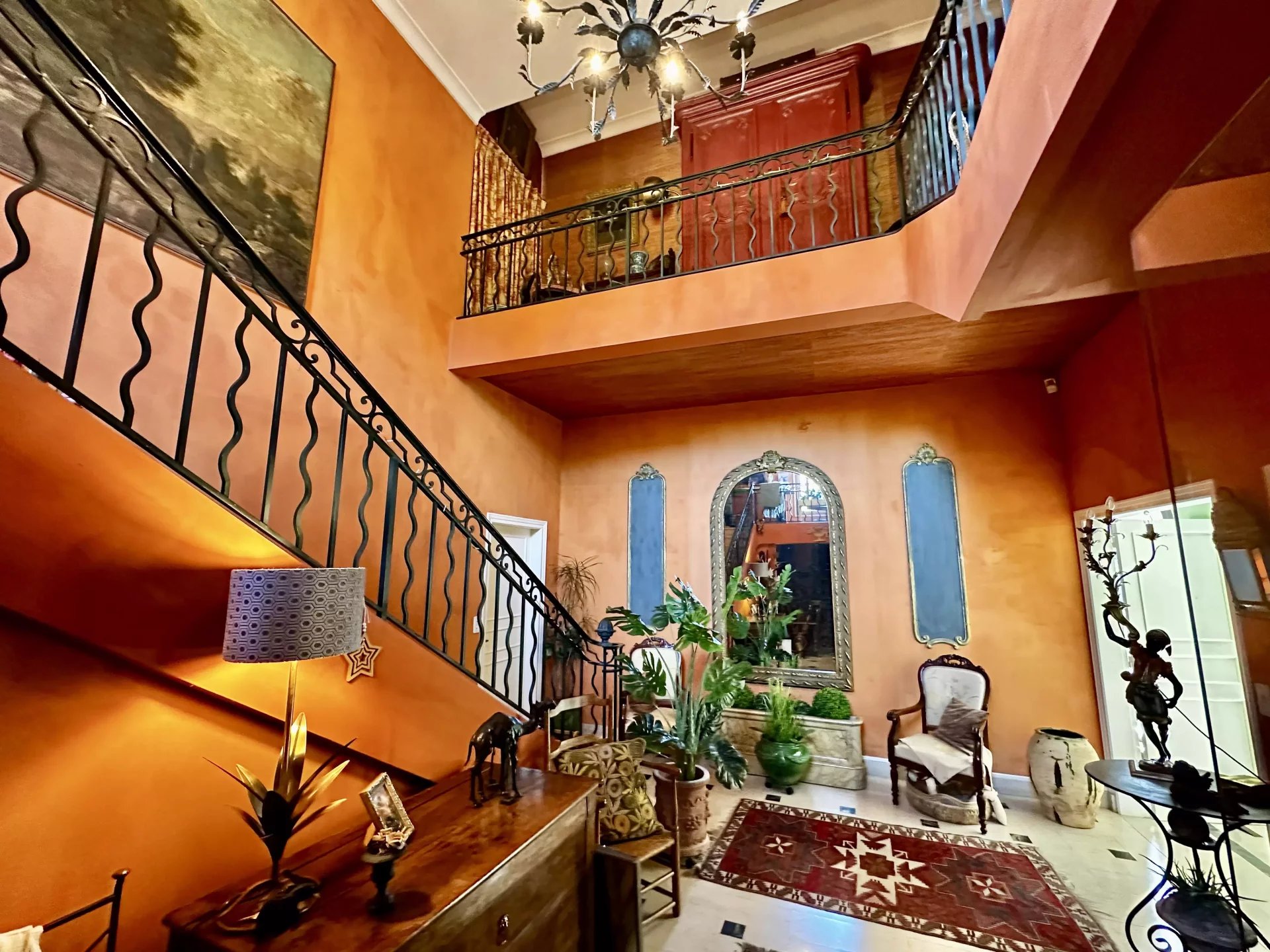 Spacious Charentaise Home – 8 Beds, Endless Potential, Poitou-Charentes – France – BVI82648