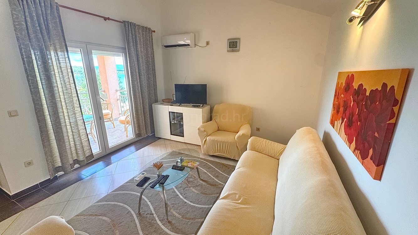 2 bedroom apartment in Dobrinj, Croatia – 103486