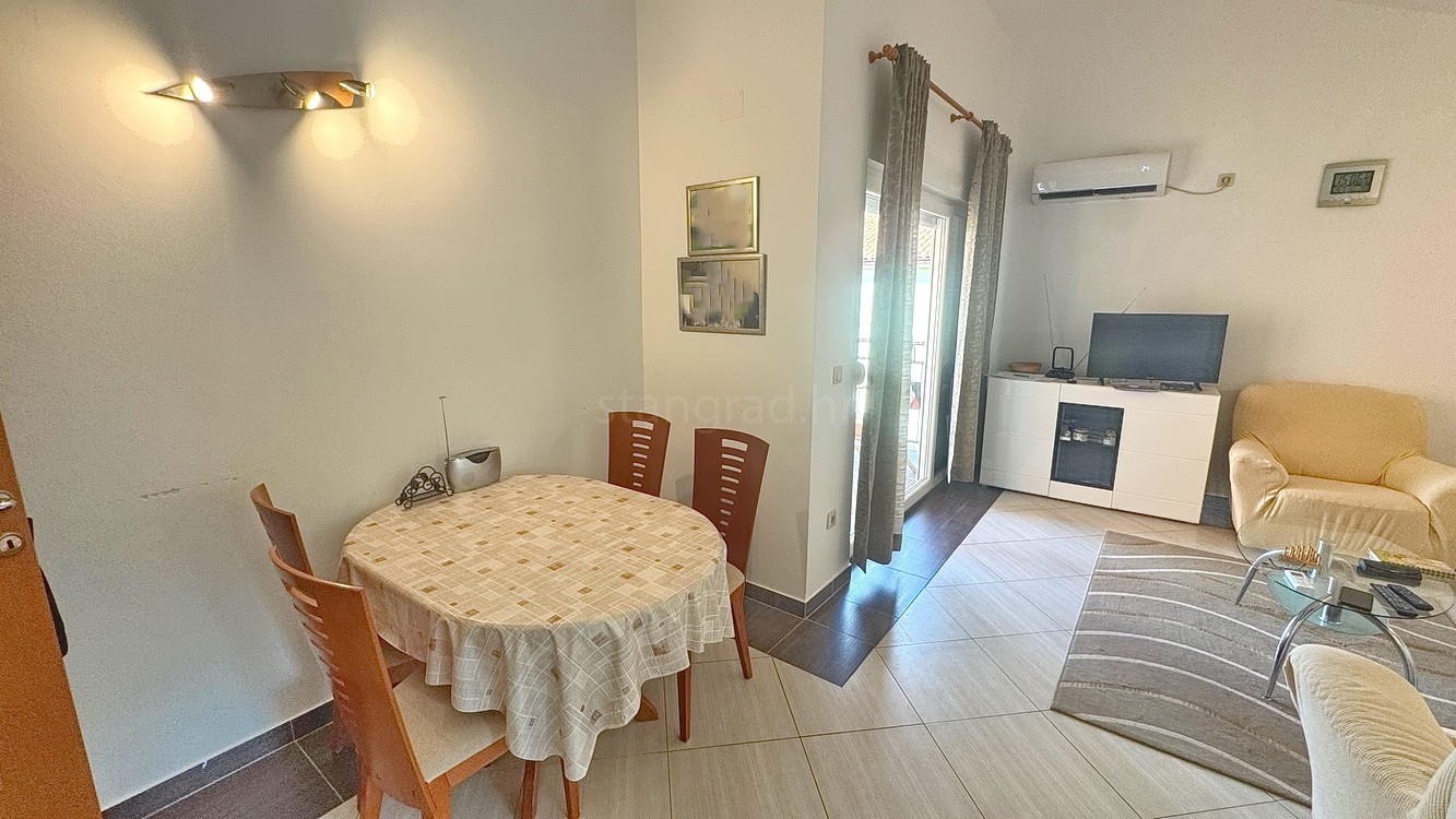 2 bedroom apartment in Dobrinj, Croatia – 103486