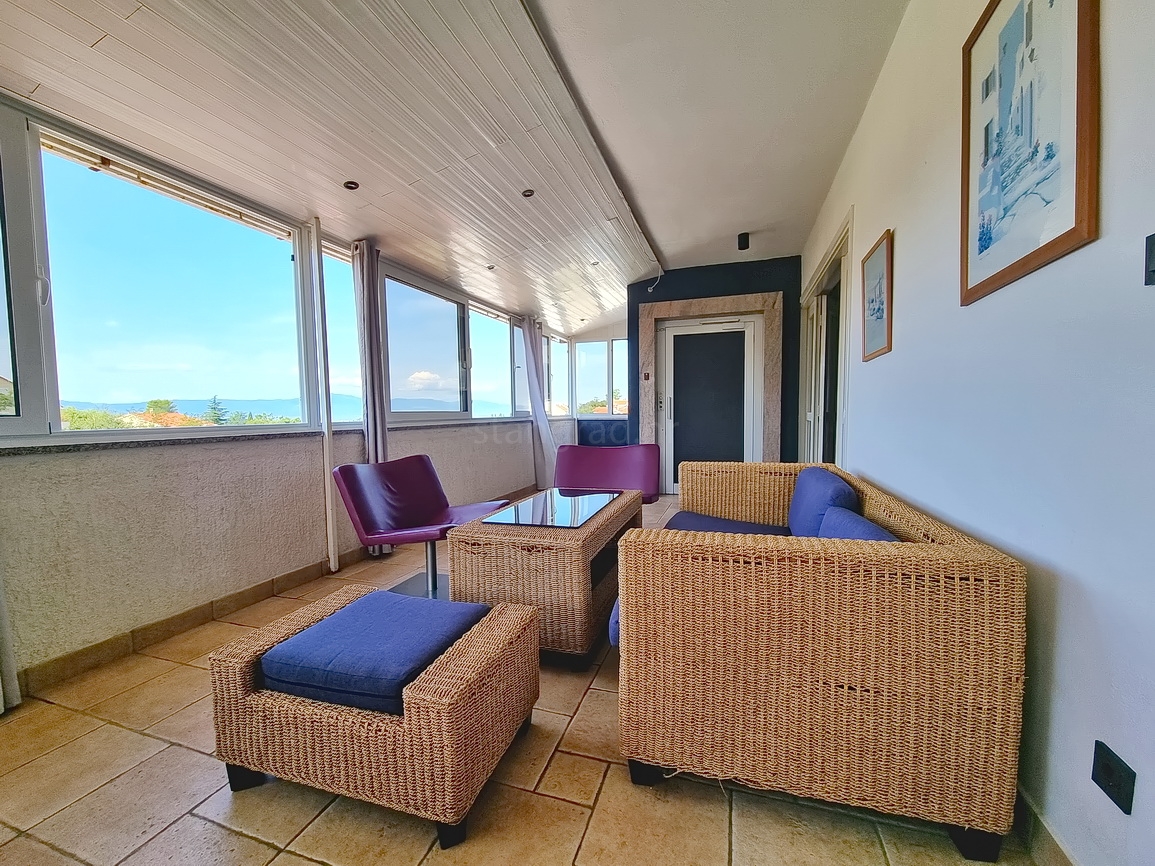 4 bedroom apartment in Malinska-Dubašnica, Croatia – 103483