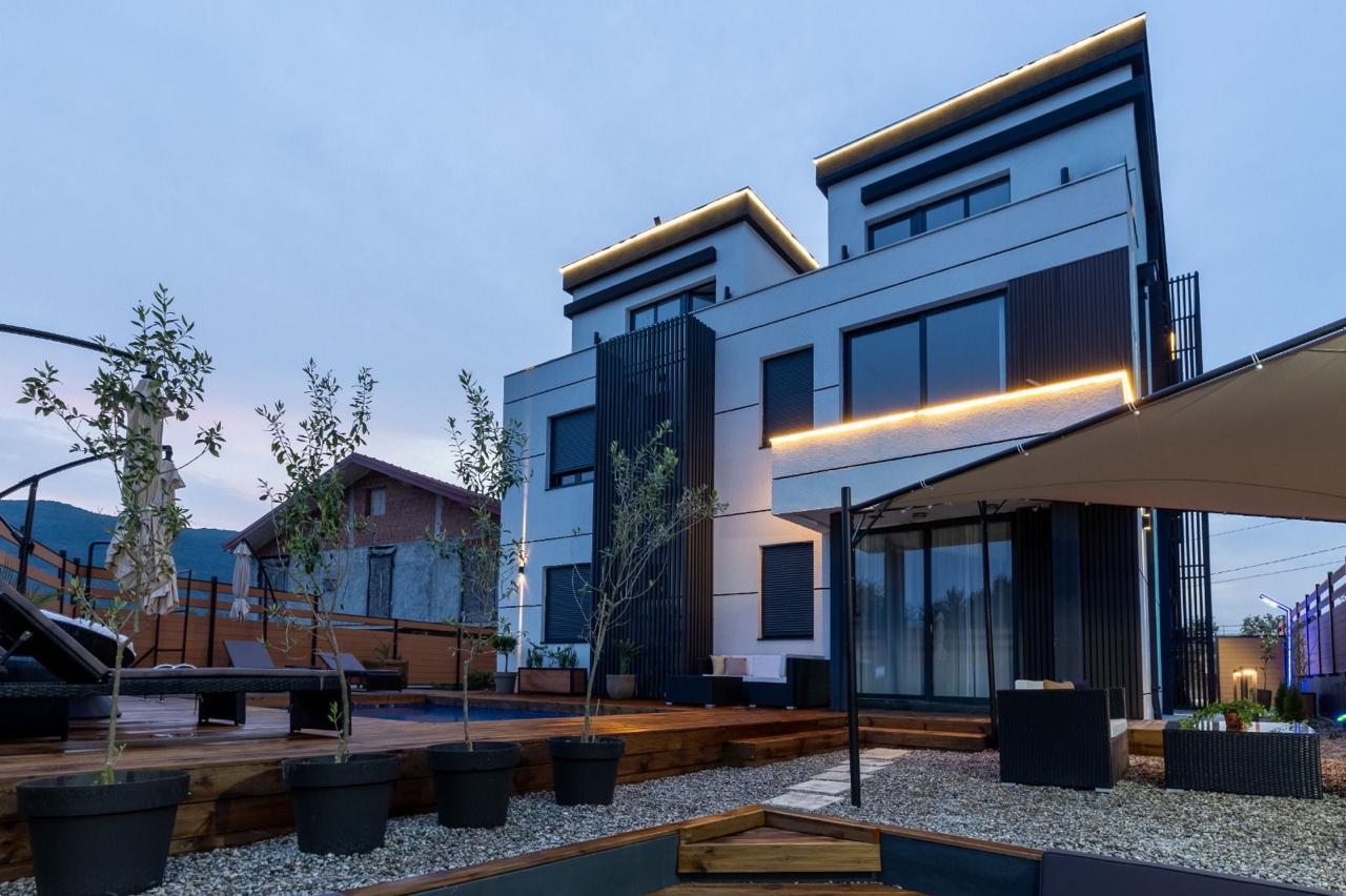 Apartments in Lastva Grbaljska – Modern Homes with Pool, 5 km from Budva, Montenegro – MRENB107