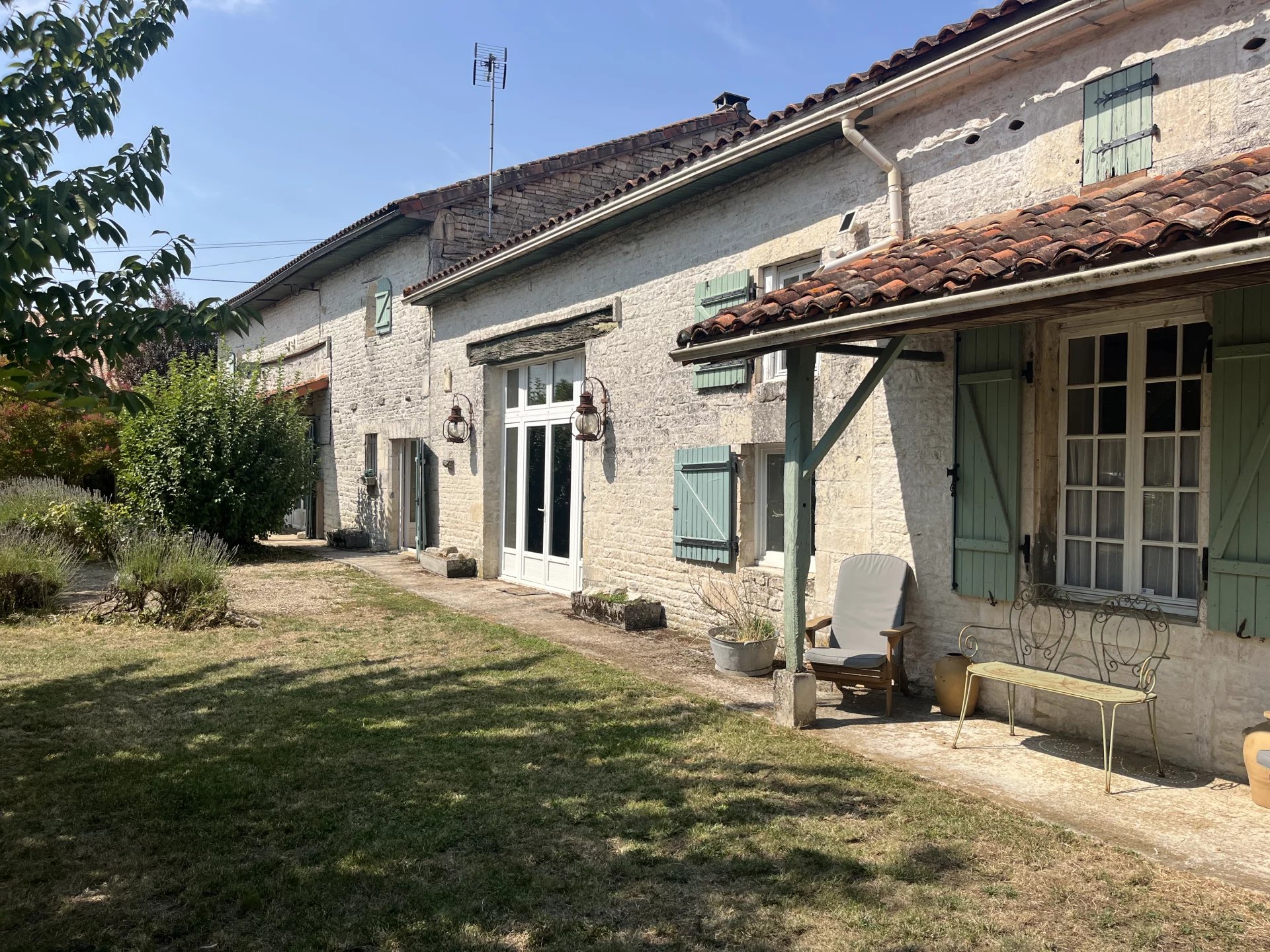 Stunning Home Located in a Desirable Hamlet, Poitou-Charentes – France – BVI80306