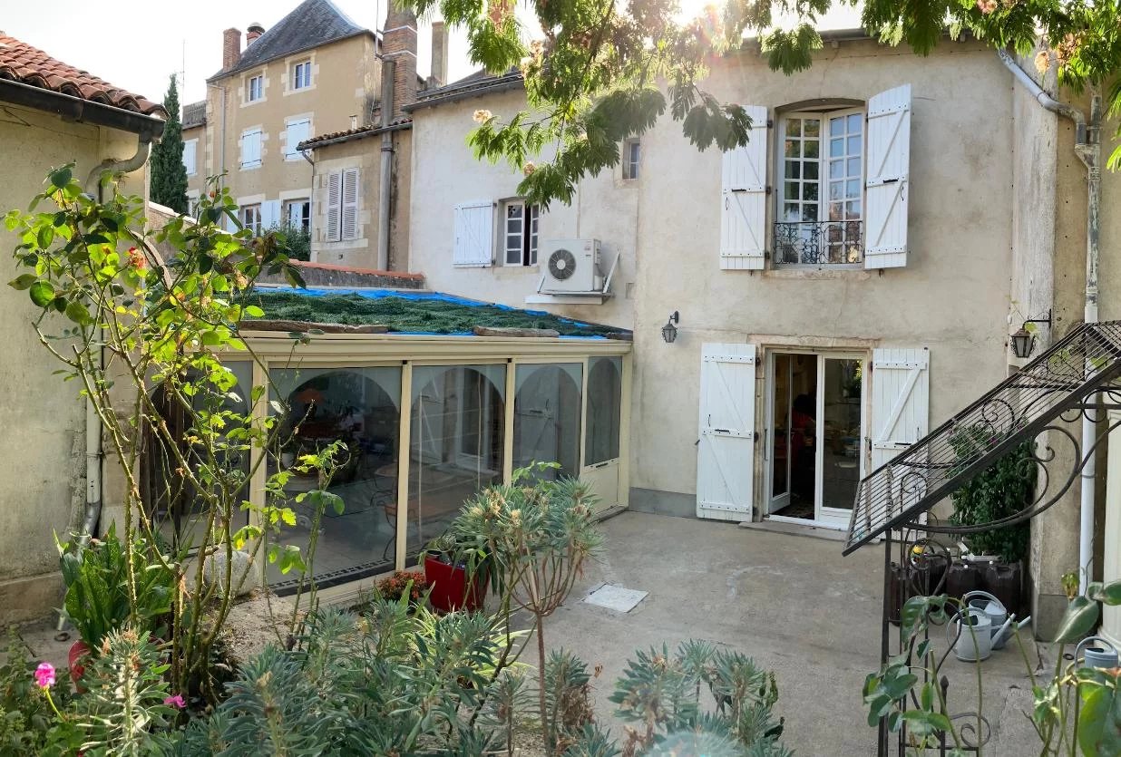 Large townhouse in the heart of Montmorillon, Poitou-Charentes – France – BVI82498