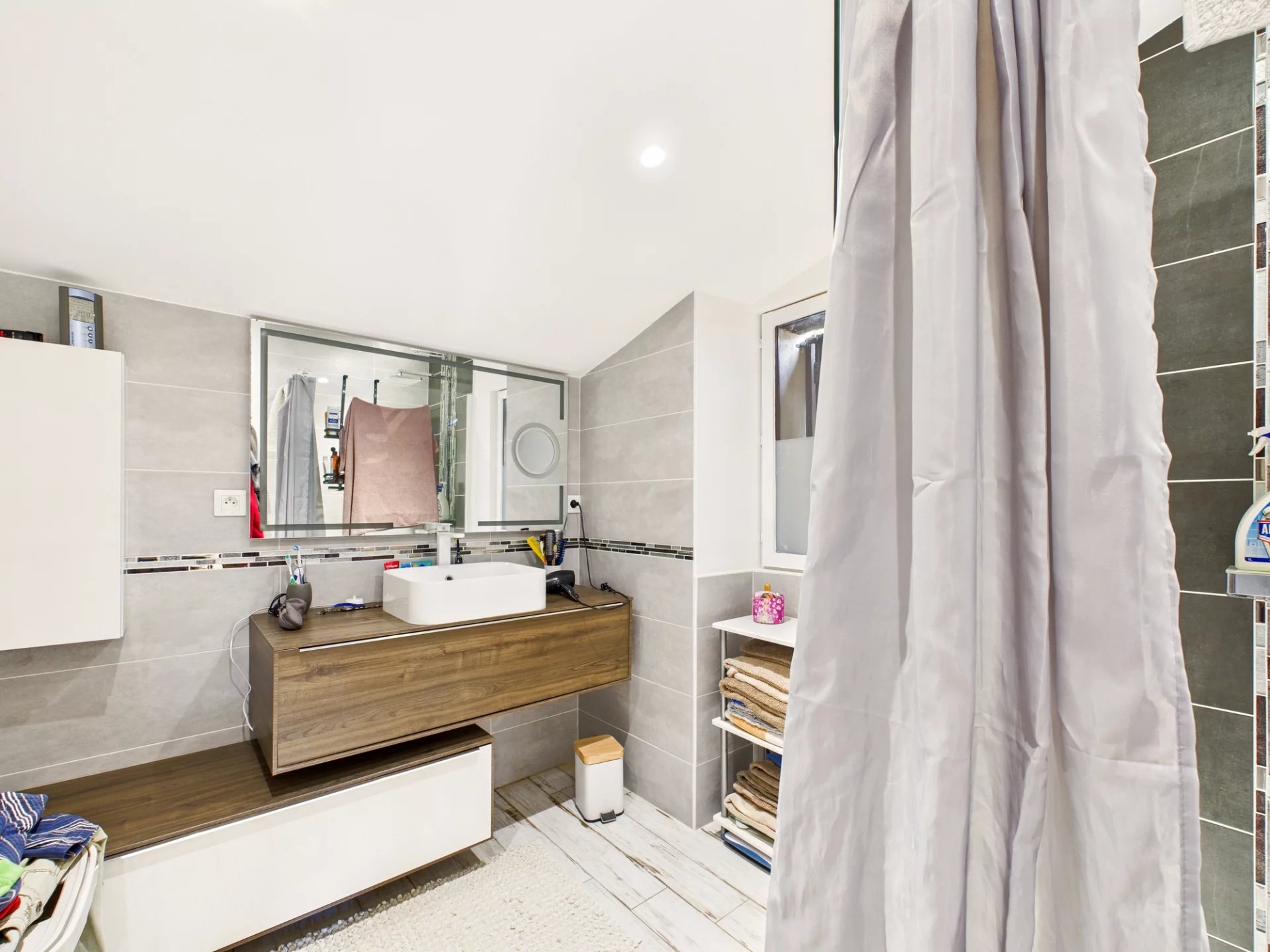 Beautifully renovated property with 5ha of land – not to be missed!, Poitou-Charentes – France – BVI82361