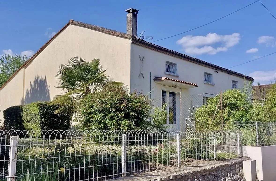 Stone house to reinvent – Port-Sainte-Foy (Dordogne), Aquitaine – France – BVI78656