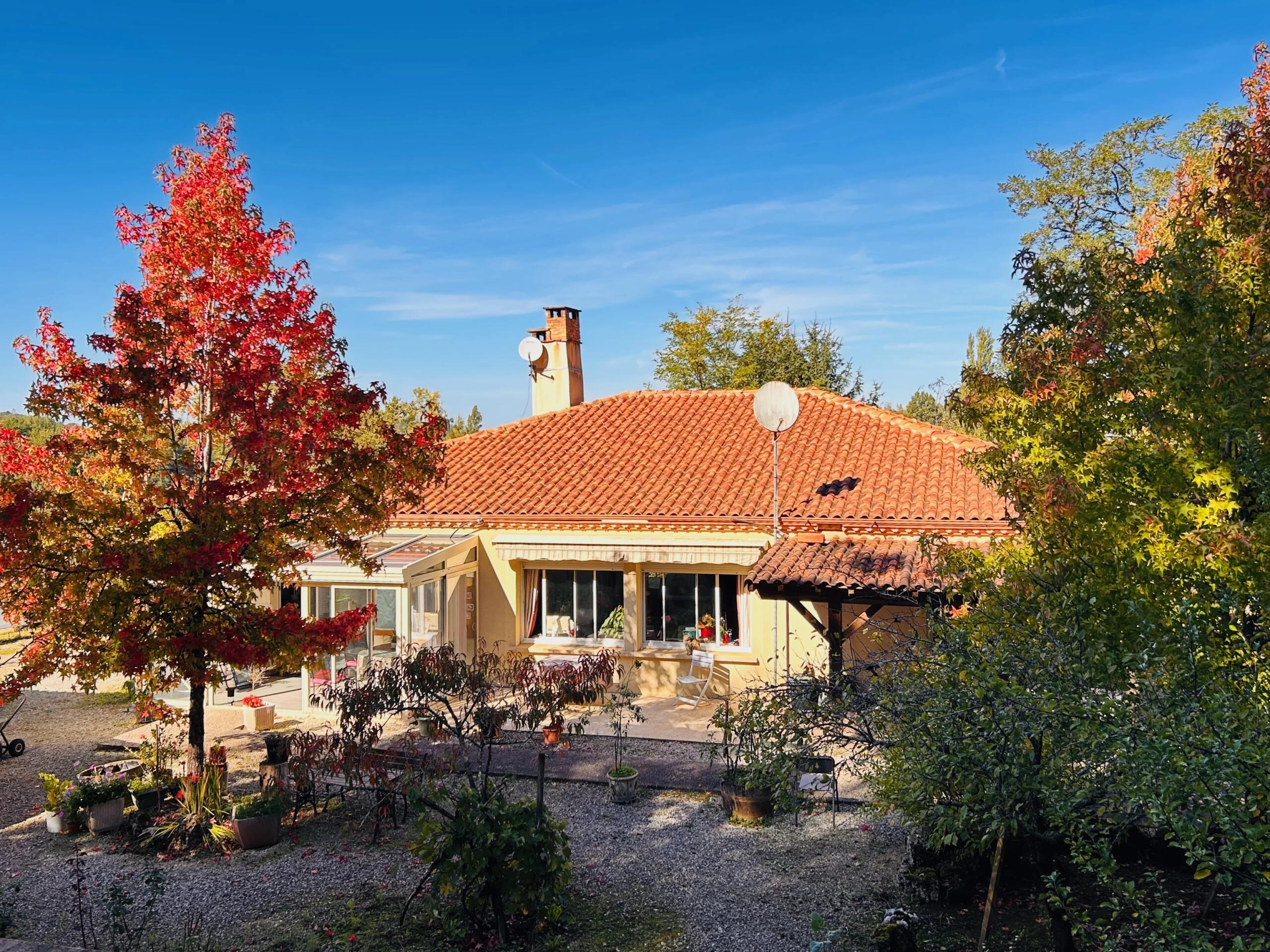 Modern 3-bedroom single-storey house for sale in Gourdon, Lot, Midi-Pyrénées – France – BVI83134