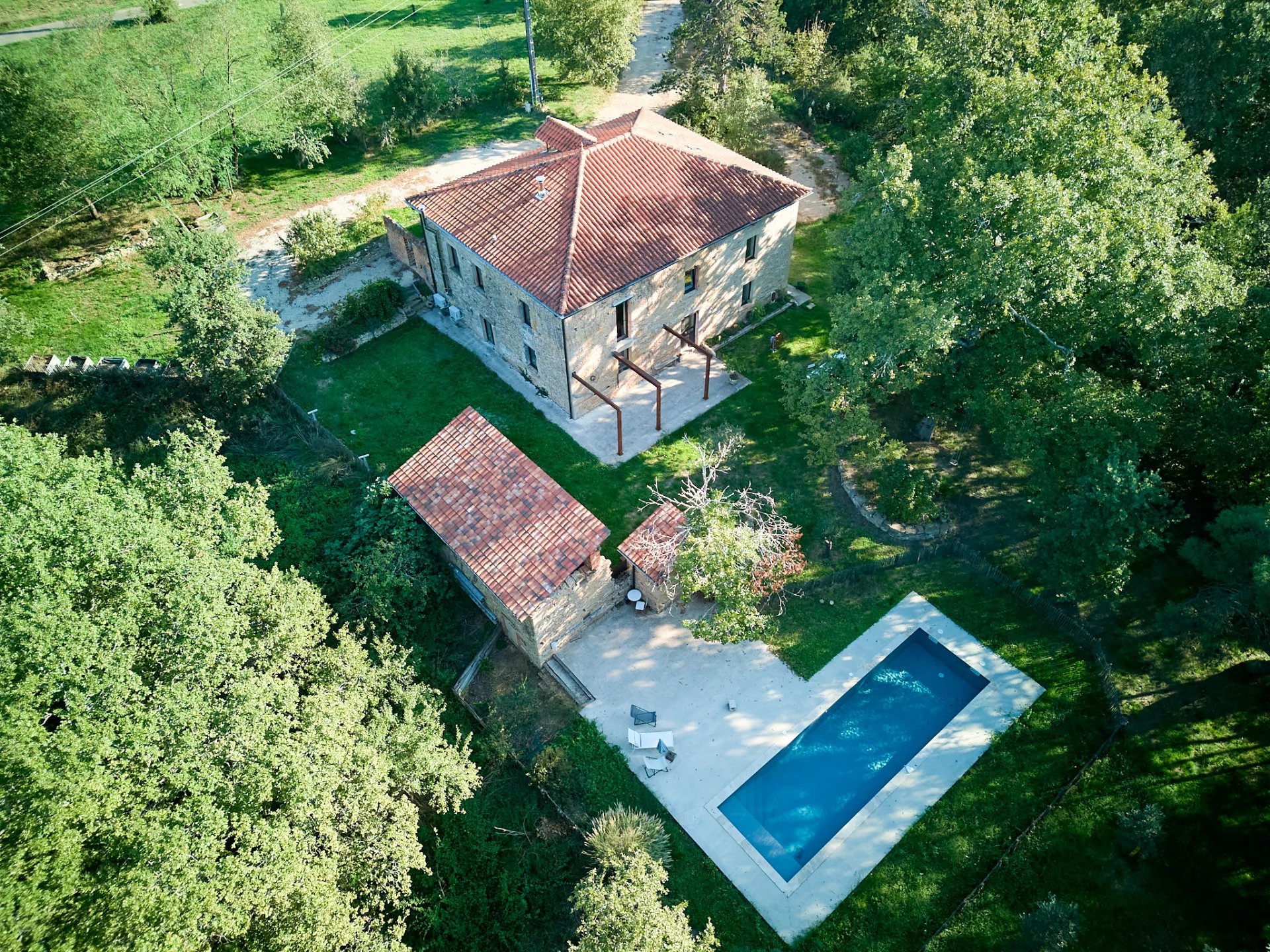 Charming Renovated Stone House with Vineyard Views – Between Puycelsi and Gaillac, Midi-Pyrénées – France – BVI82445
