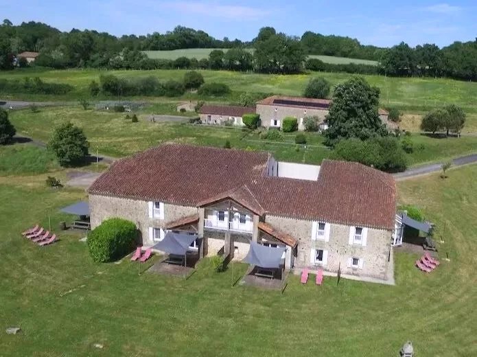 Gîte Complex for 40 Guests with Main House and Guest Cottage on 4 Hectares, Poitou-Charentes – France – BVI79454