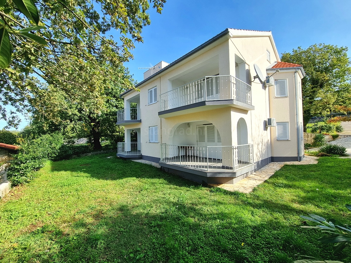 6 bedroom villa in Malinska-Dubašnica, Croatia – 103489