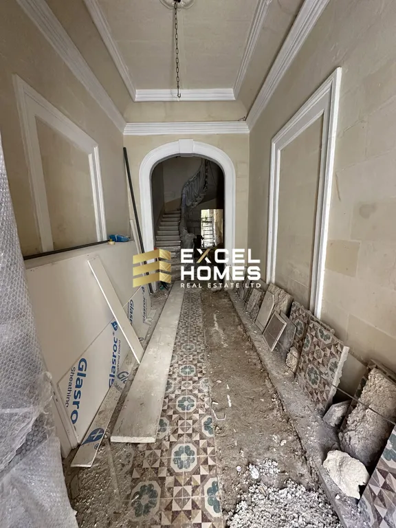 6 bedroom Townhouse in Paola, Malta – 64349