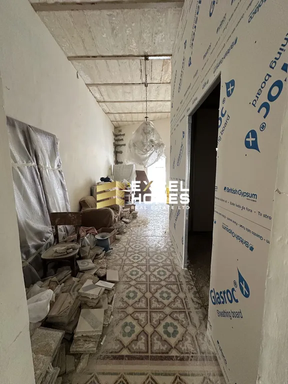 6 bedroom Townhouse in Paola, Malta – 64349