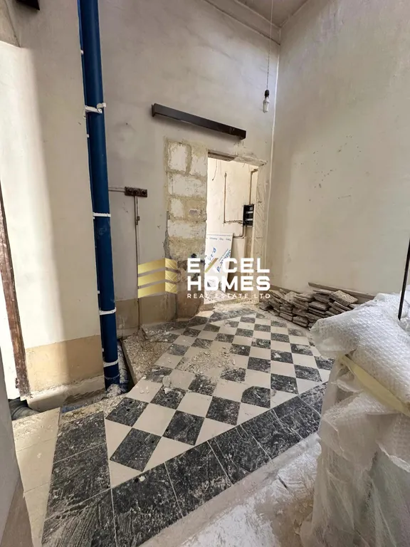6 bedroom Townhouse in Paola, Malta – 64349