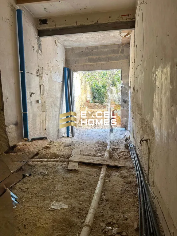 6 bedroom Townhouse in Paola, Malta – 64349