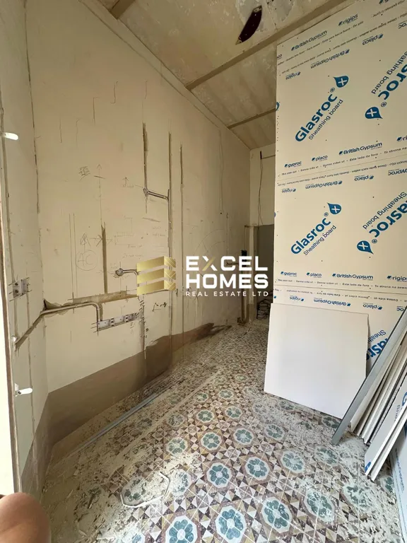 6 bedroom Townhouse in Paola, Malta – 64349