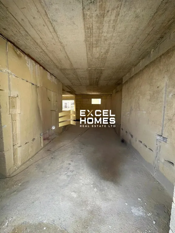 6 bedroom Townhouse in Paola, Malta – 64349