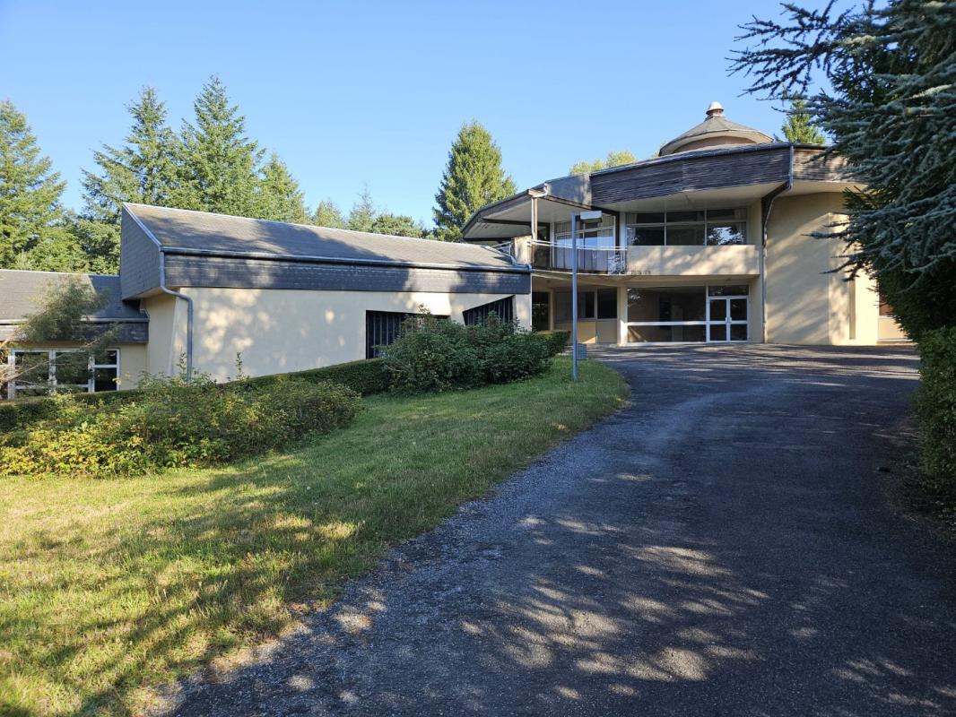 31 bedroom propriete in Egletons, Corrèze, France – AB1FDB1822E64EF3