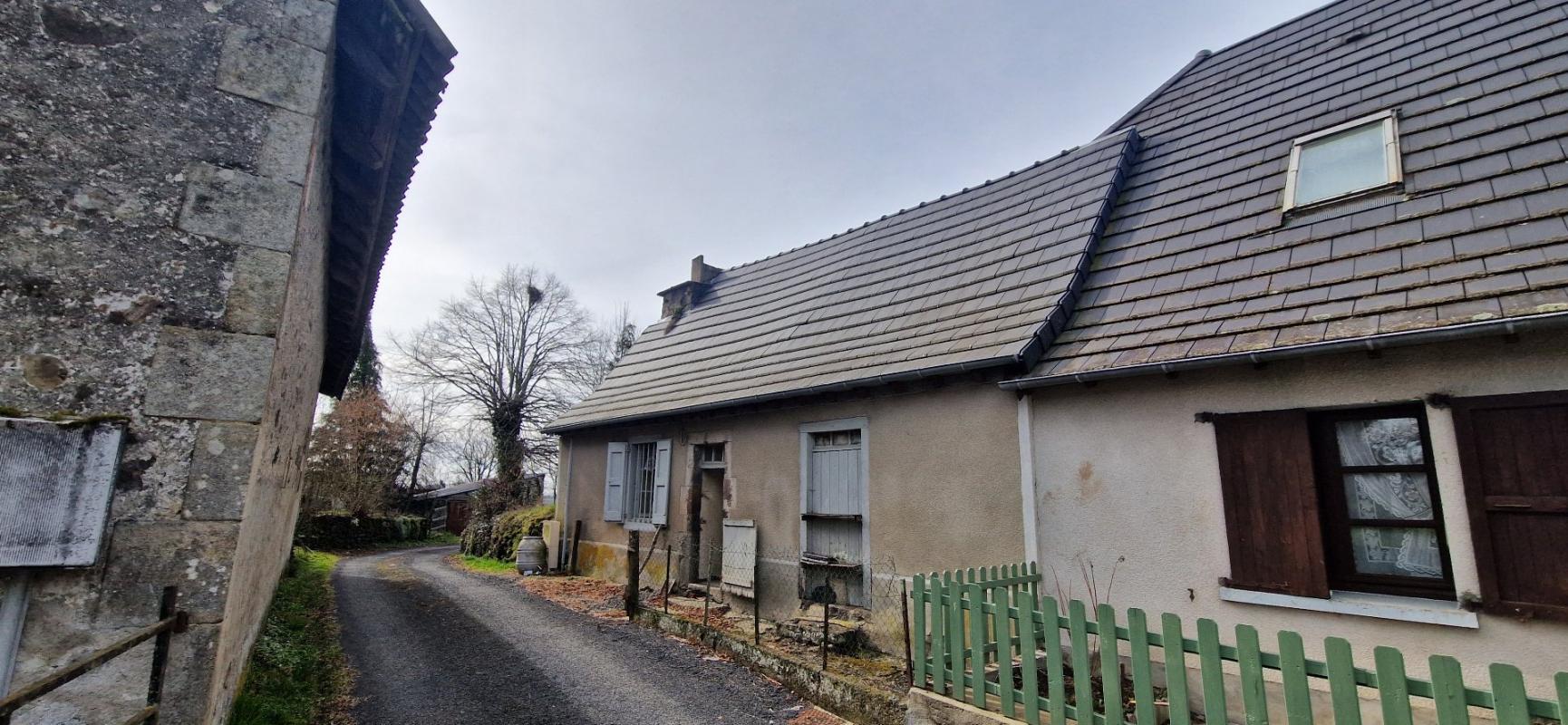 maison a renover in Saint Martin Cantales, Cantal, France – 659B9ACFD19D4433