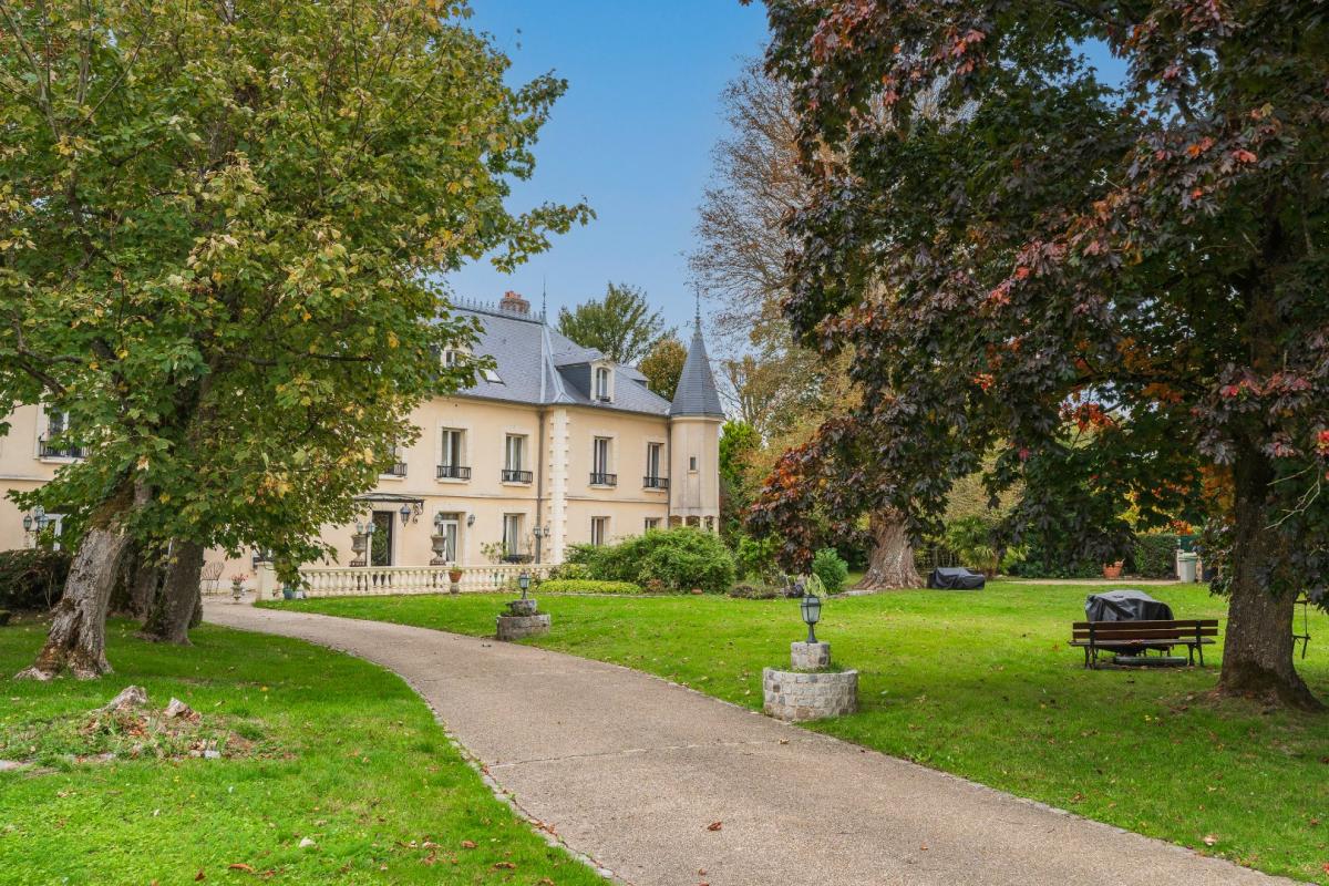 15 bedroom demeure in Coubert, Seine-et-Marne, France – AFE2A197F03647C0
