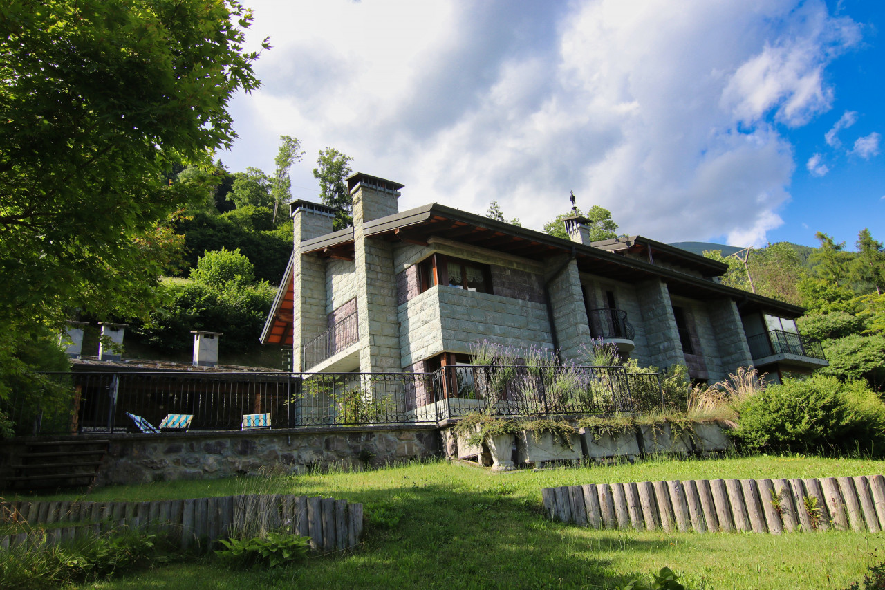 Val di Scalve, the stone villa a pearl in the mountains – V003232