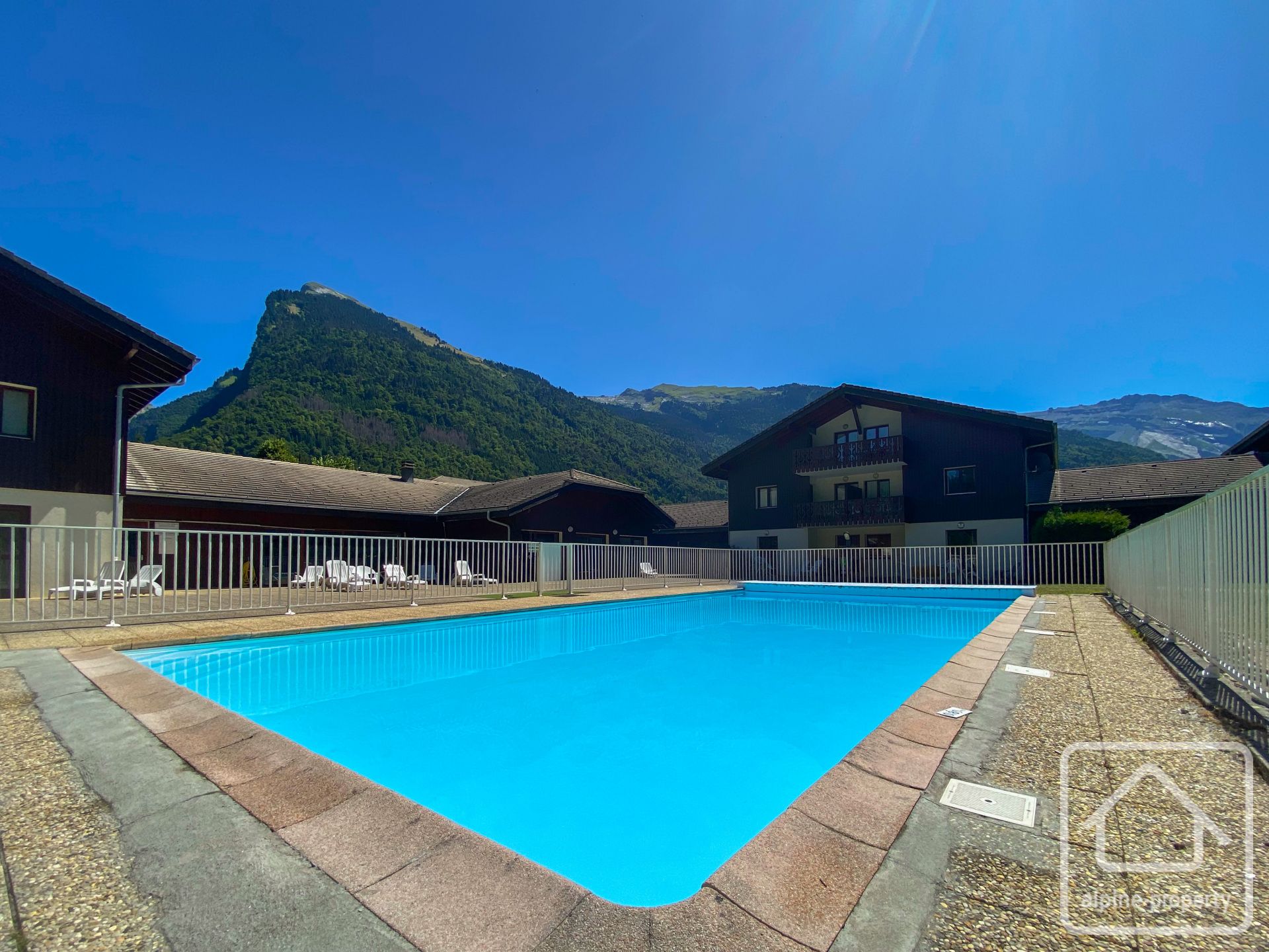 A Delightful One Bedroom Apartment, With Fabulous Uninterrupted Views,
In Samoens – APPTGRENAIRON