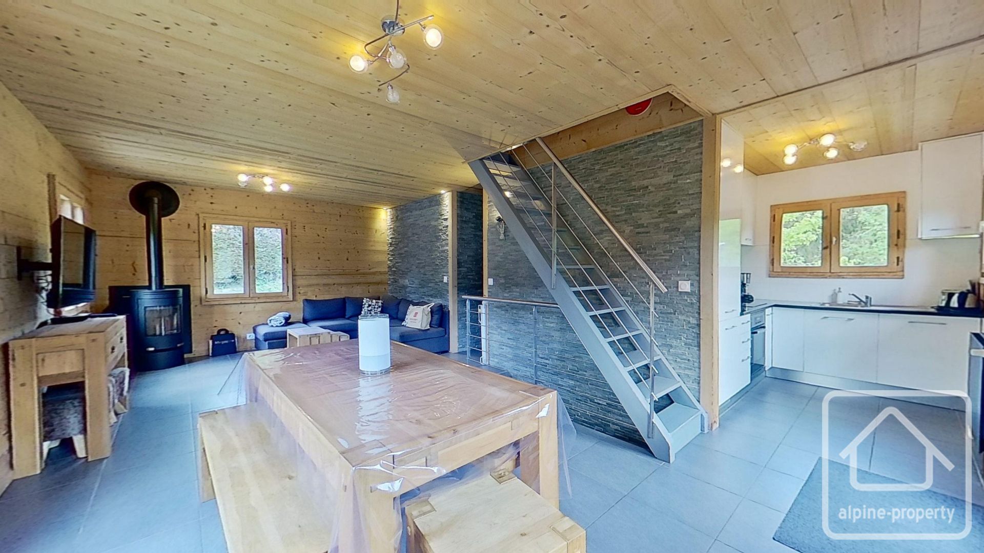 5 Bedroom Renovated Chalet, Furnished, With 3 Bathrooms – CHALET3FRERES