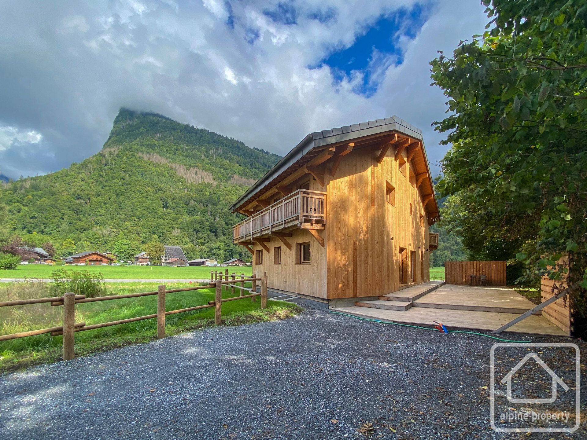 Exceptional New 4-bed Chalet Near Samoëns Centre With Rare A Energy Rating And Outstanding Build Quality. – CHALETVERSLAVILLE